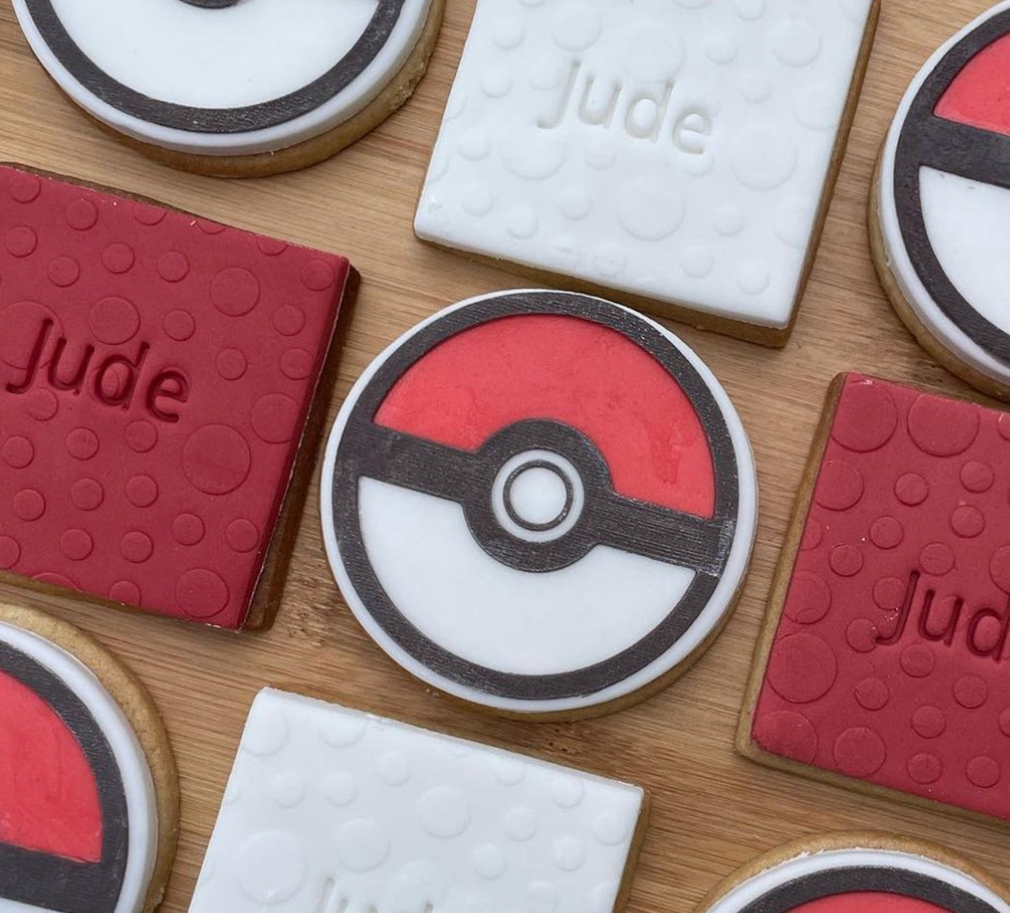 Pokeball - pokemon - debossing