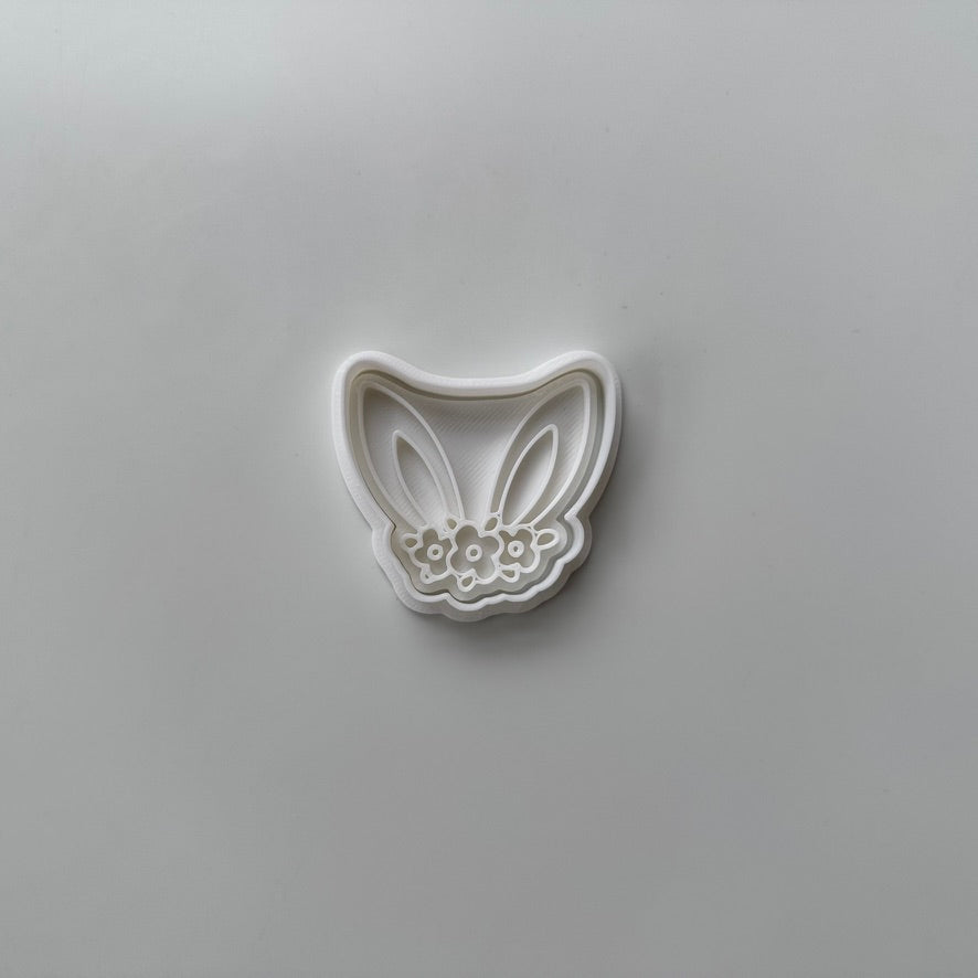 set of 8 EASTER cupcake size stamp + cutter MS1022