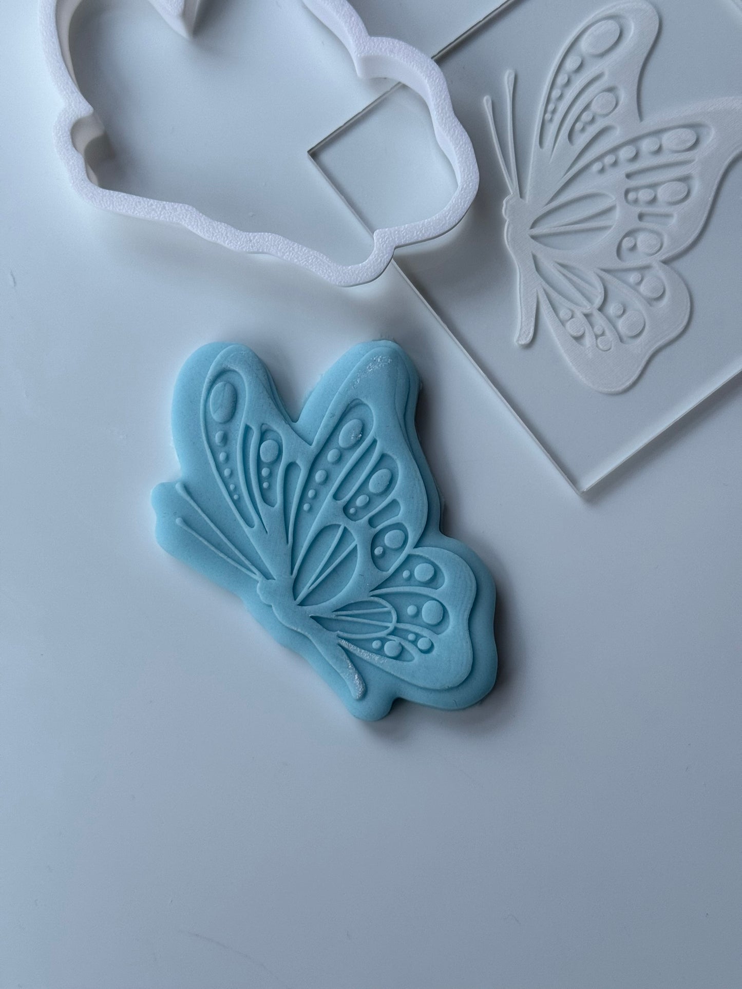 HALF Butterfly deboss + cutter M1029