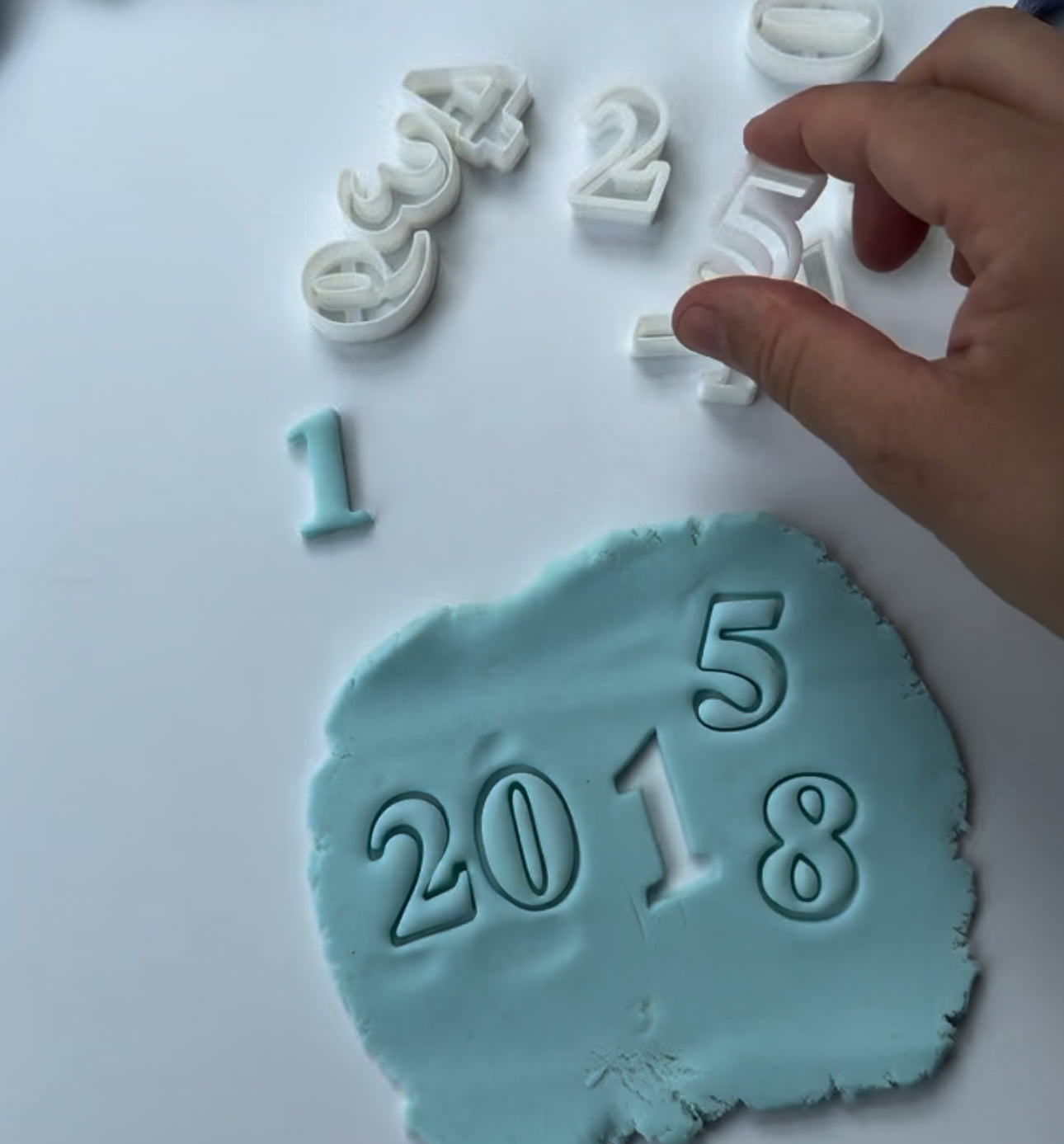 Number set 0 to 8 cookie cutter - times new roman MS1024