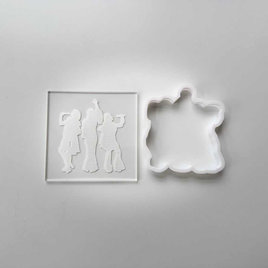 3 GIRLS DANCING QUEEN - PREPPY - RETRO deboss + matching cutter M1025