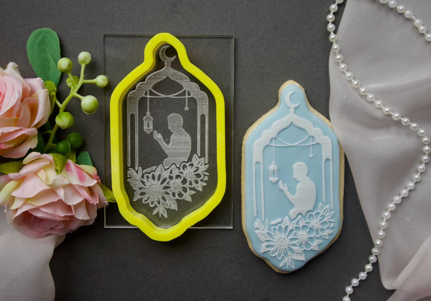 Ramadan / Eid - debossing acrylic + matching cutter - praying man