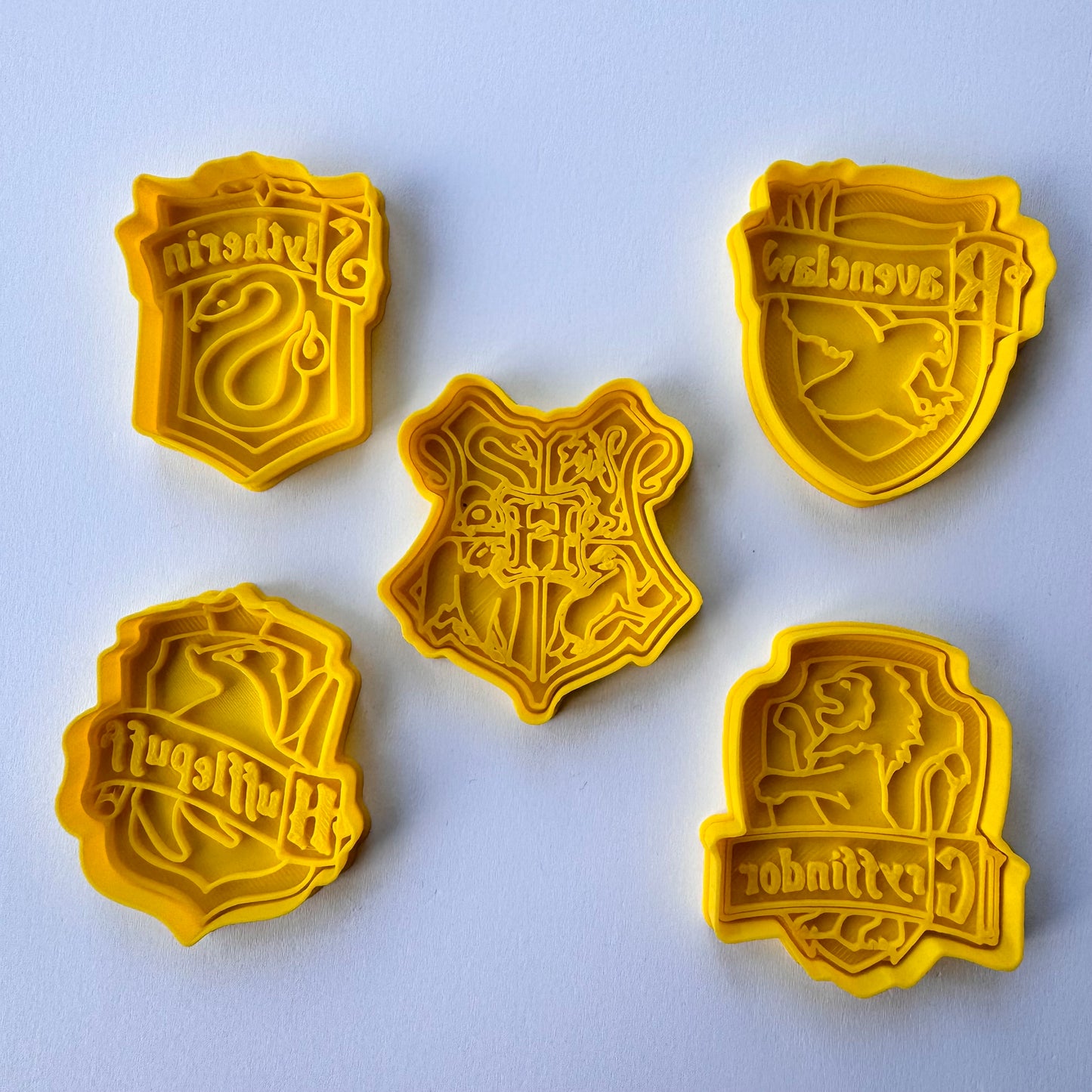 4 HOUSES + 1 Hog. Crest - Magic wizard-inspired Cookie Cutter