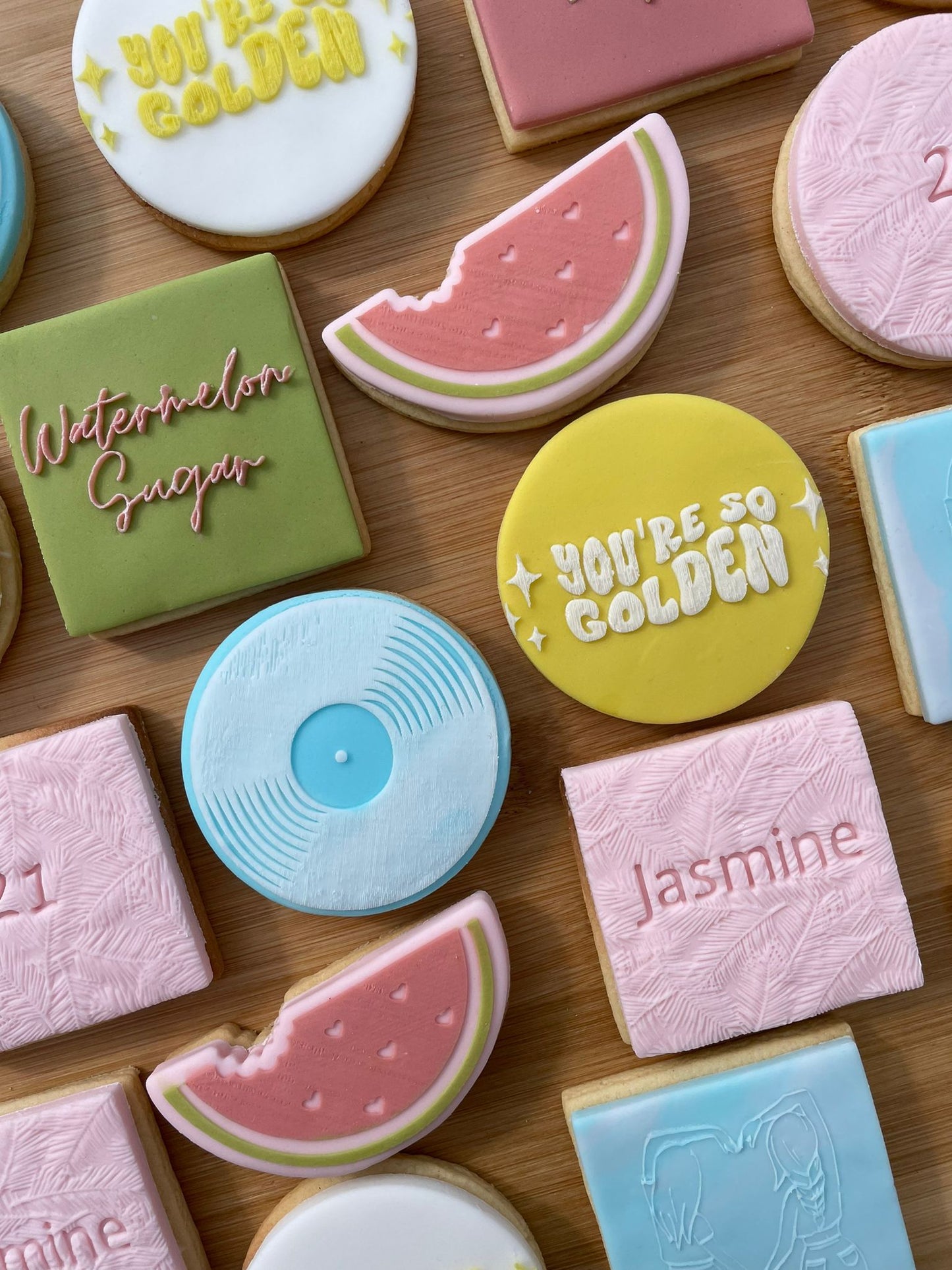 Music disc - Retro - debossing MEG cookie cutters
