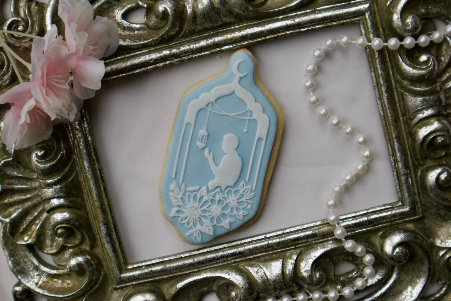 Ramadan / Eid - debossing acrylic + matching cutter - praying man