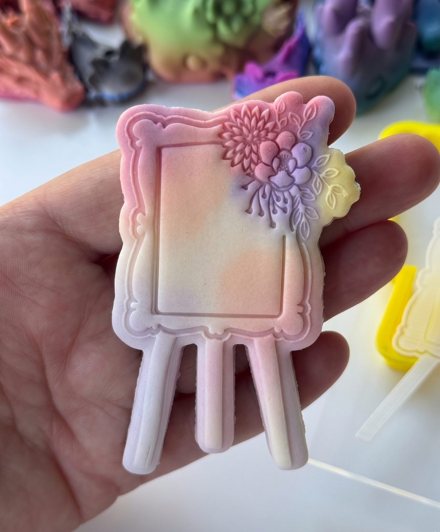 Floral Easel Board - Cookie Cutter + deboss