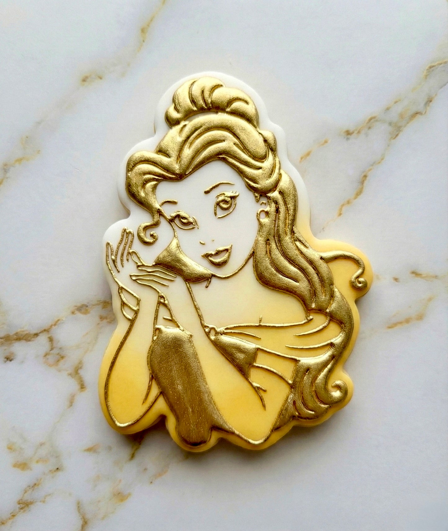 Princess belle- debossing (pop out) + cutter M1089