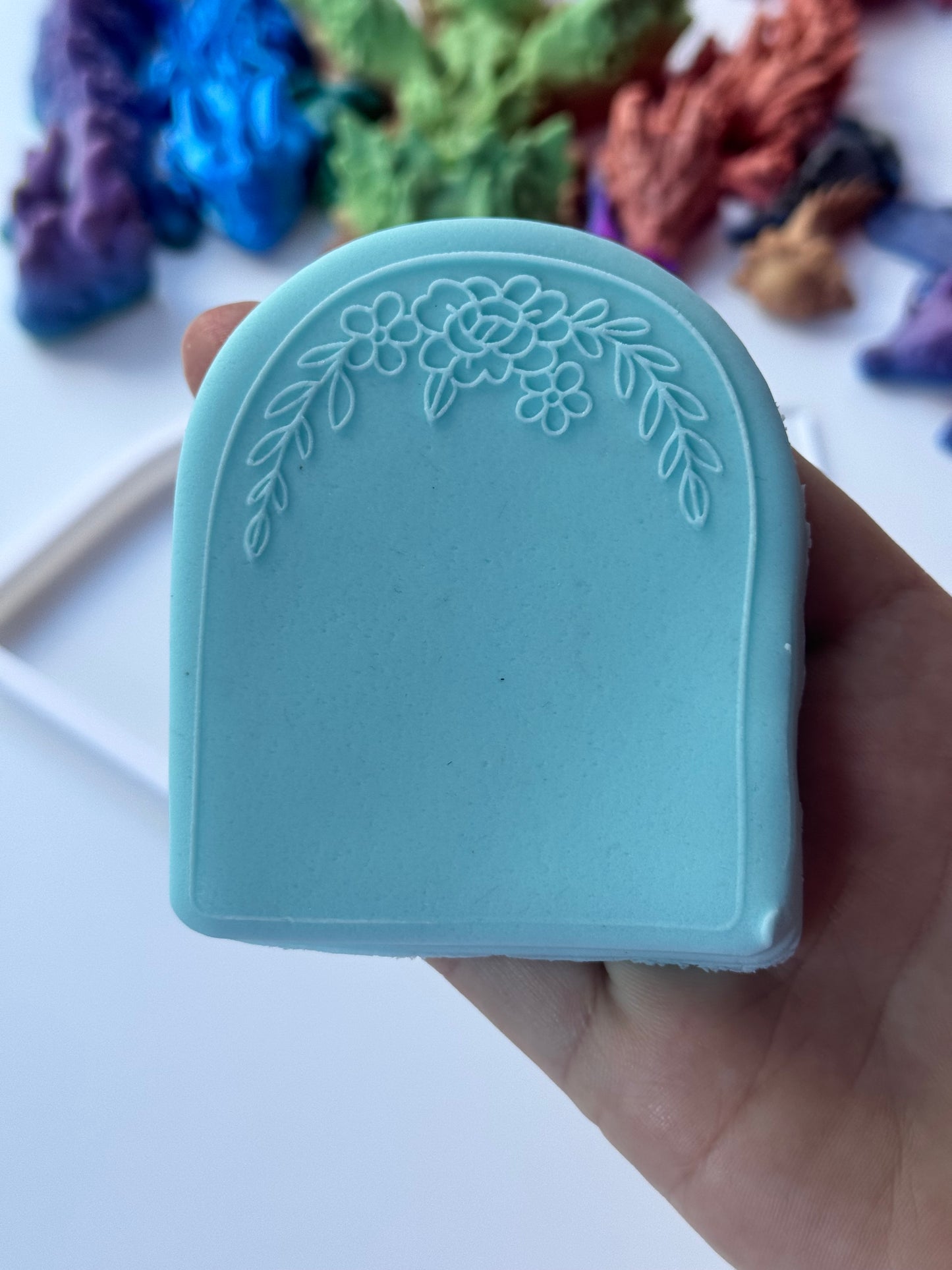 Floral frame arch debossing + matching cutter M1077