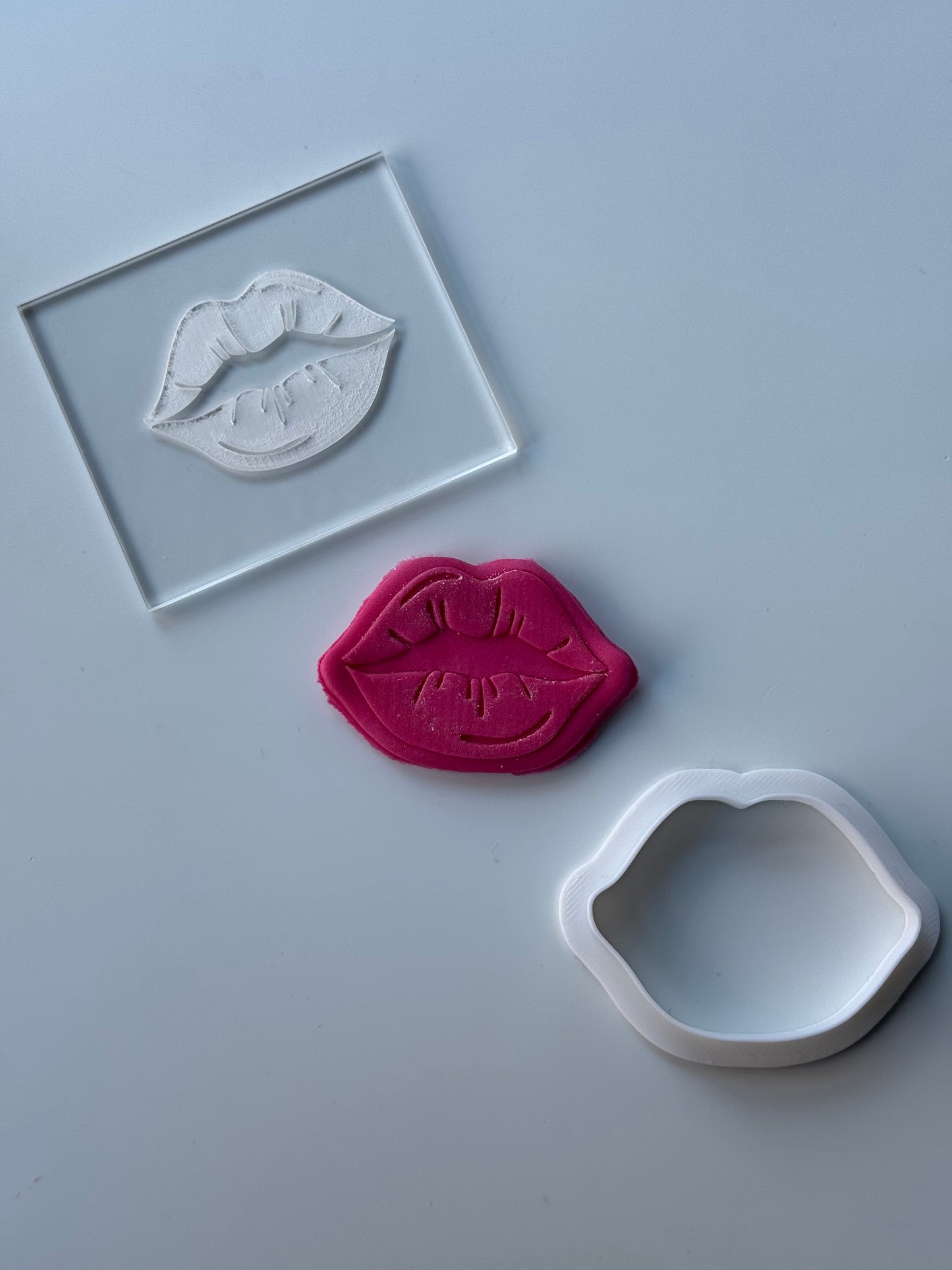 Lips - Deboss and Cutter - M1003
