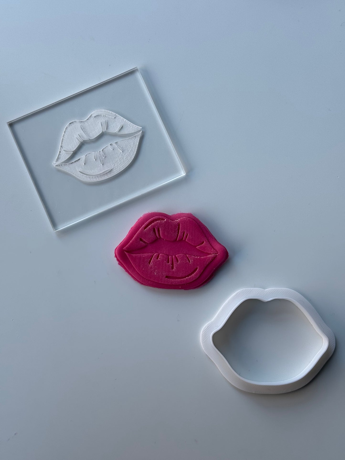 Lips - Deboss and Cutter - M1003