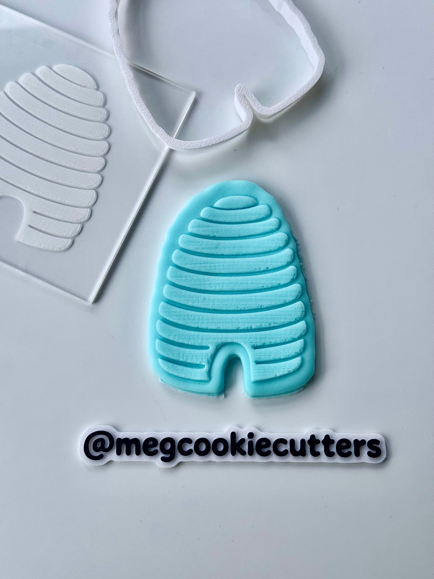 Bee Hive deboss + cutter - M1037