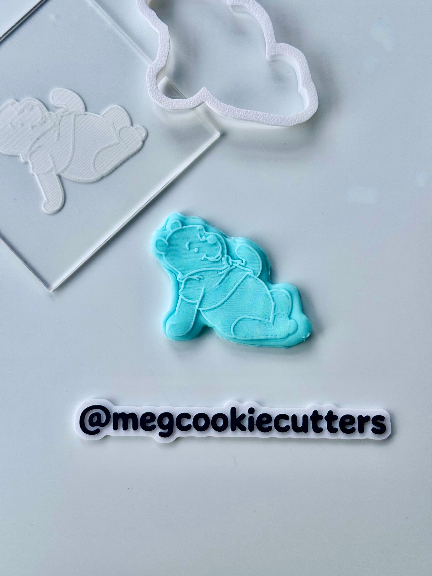Winnie the Pooh deboss + cutter D3 - M1037