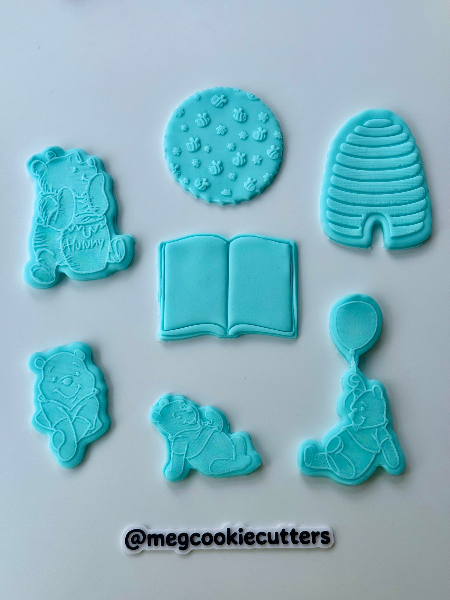 Winnie the Pooh deboss + cutter D2 - M1037