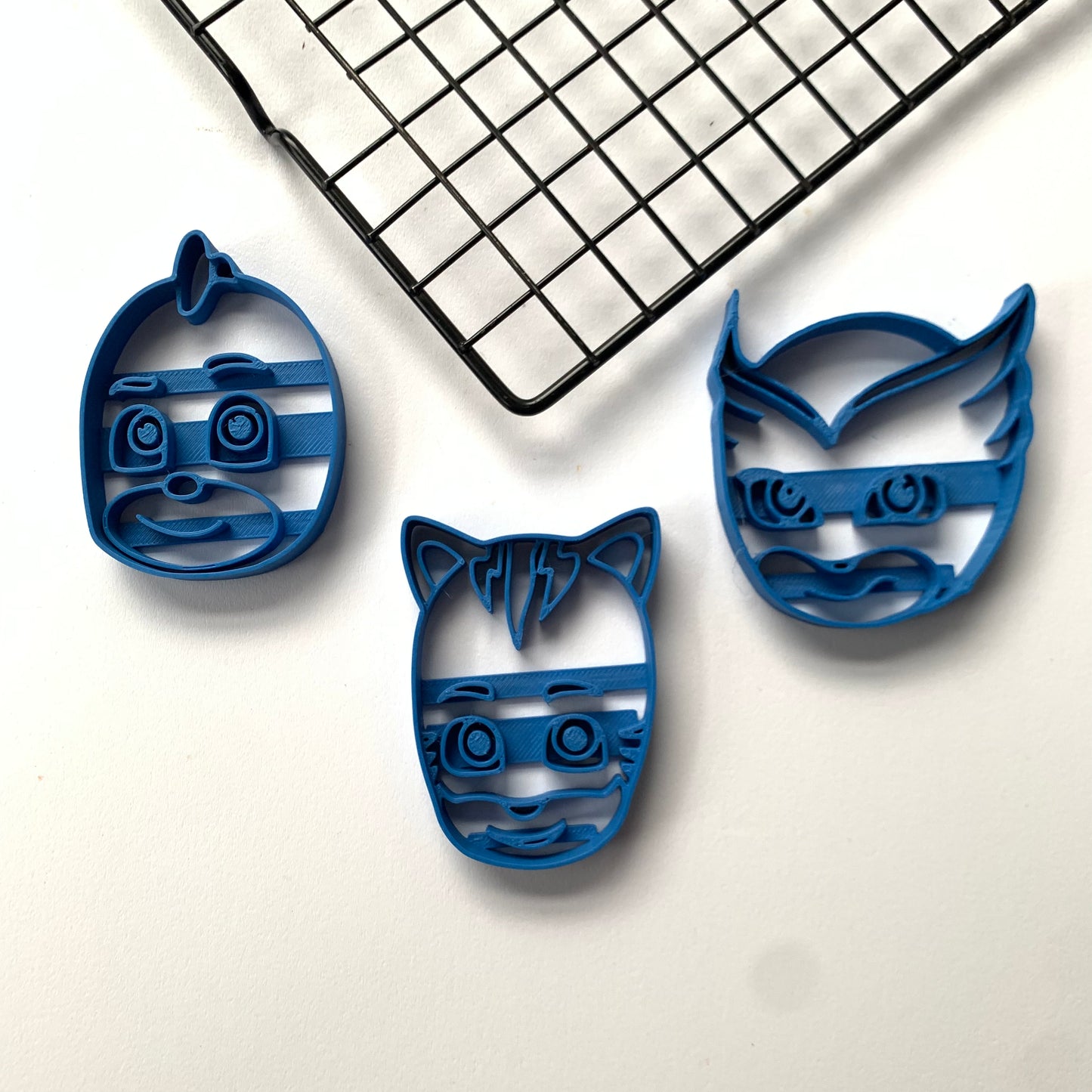 Pj 002 FACE Uk Seller Plastic Biscuit Cookie Cutter Fondant Cake Decorating MEG cookie cutters