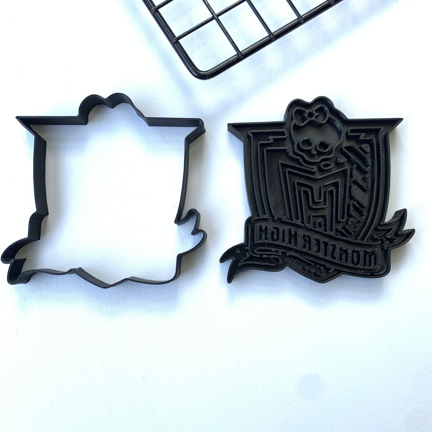 Monster High skull-INSPIRED LOGO Uk Plastic Cookie Cutter Fondant Cake Decorating Cupcake MEG cookie cutters