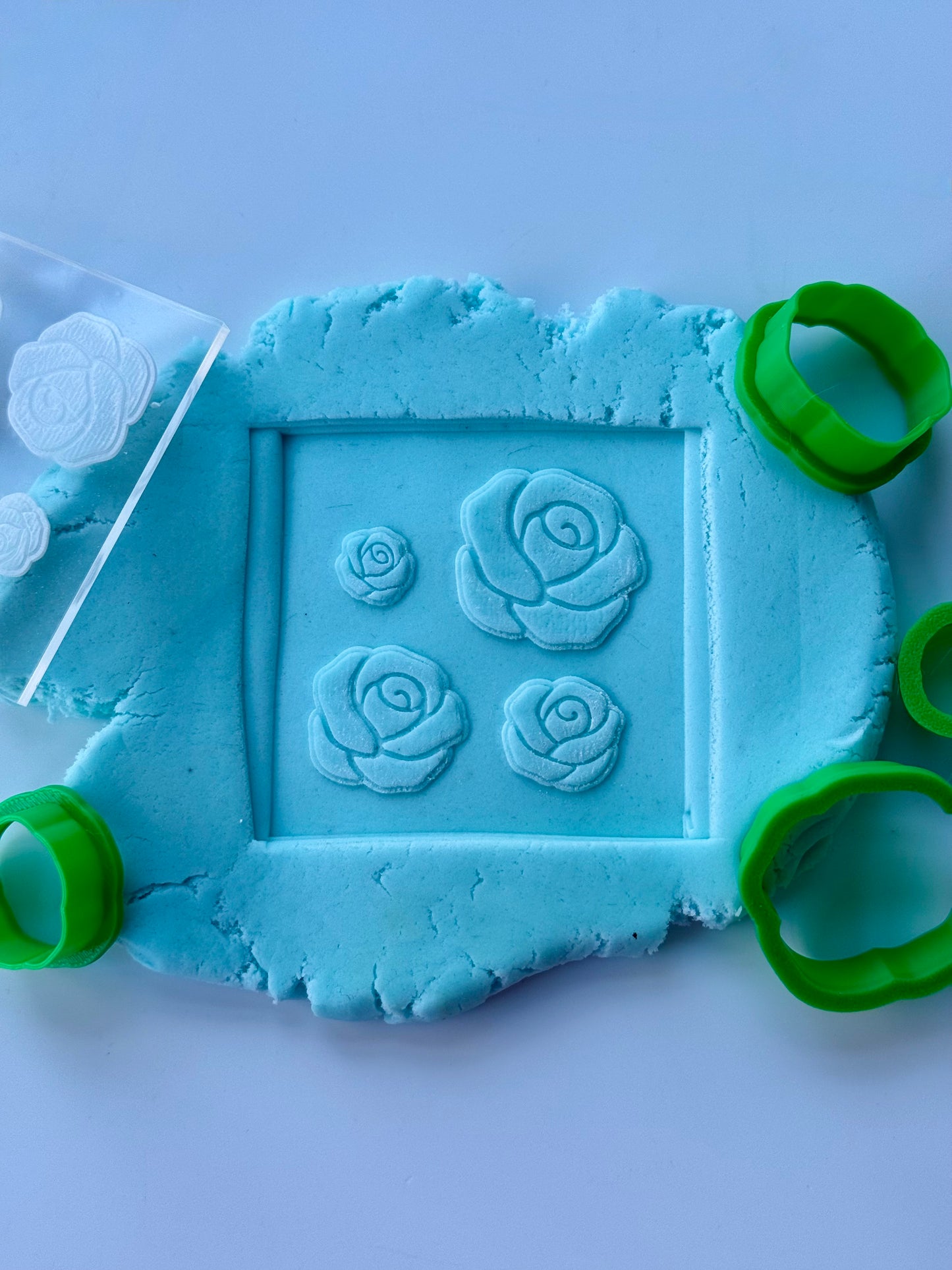 Valentine's day - 4 roses - Debossing + matching cutter