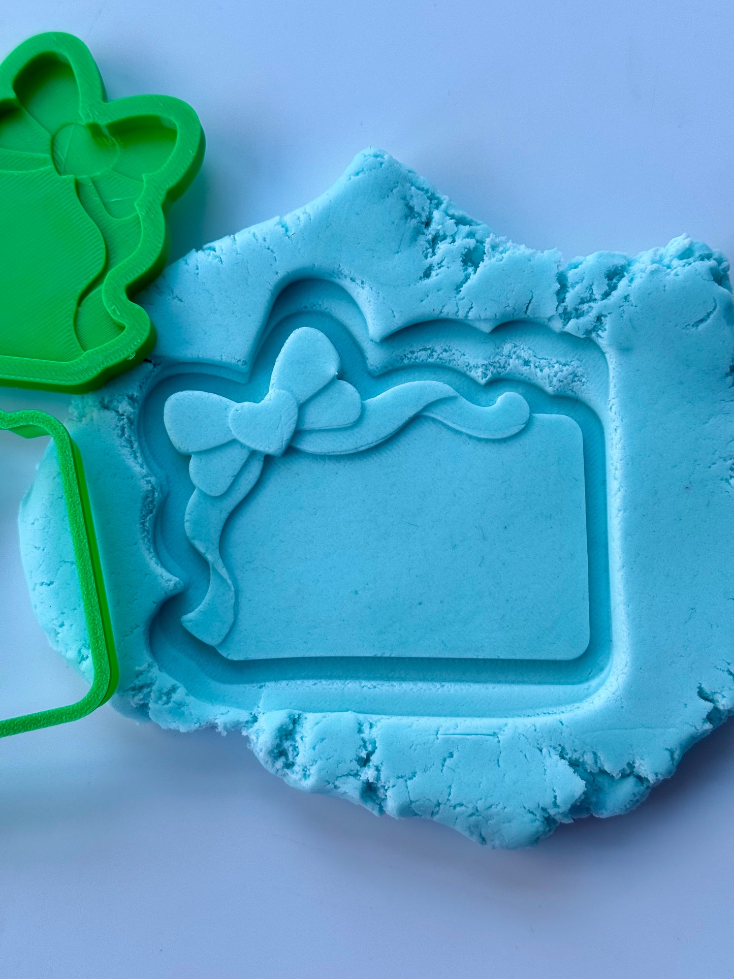 Valentine's day - bow heart frame - 3d deboss + matching cutter