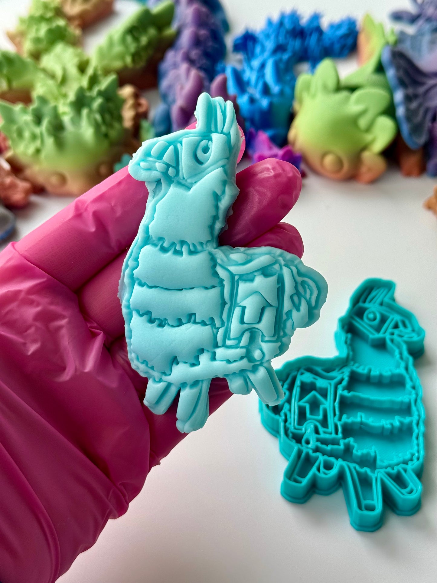 Fortnite-INSPIRED Llama Cookie cutter (3)