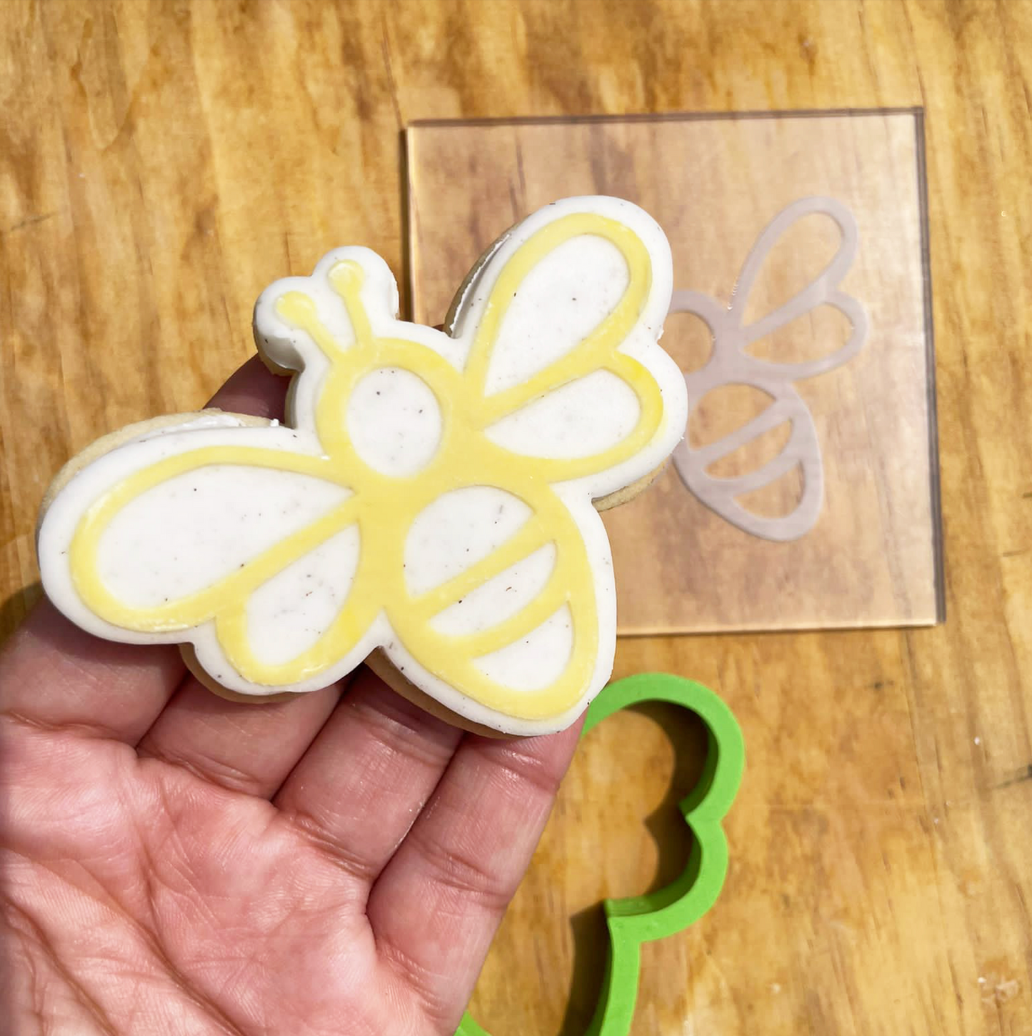 Bee debossing + matching cutter MEG cookie cutters