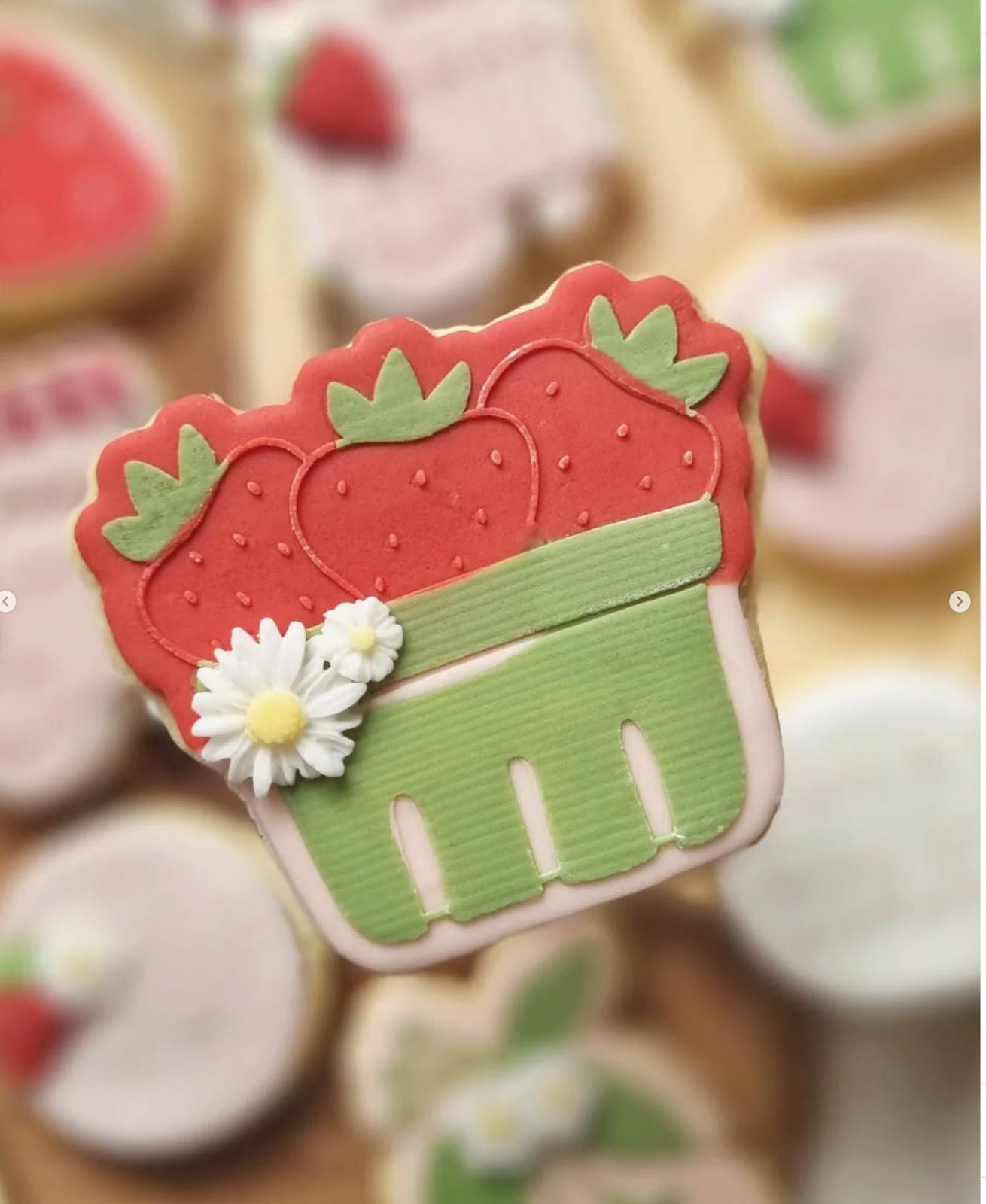 Strawberry Basket deboss and matching cutter M1046
