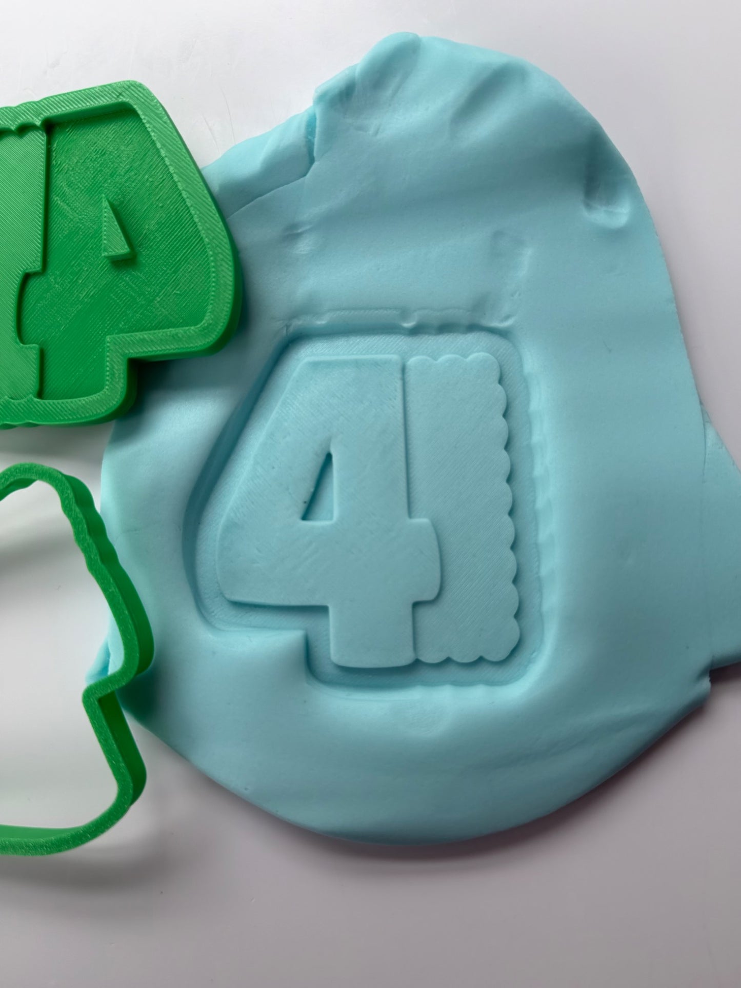 Number 4 to personalise - 3D deboss and cutter