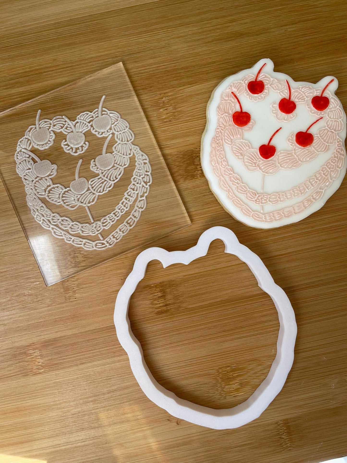 cake - Cookie Cutter + deboss MEG cookie cutters