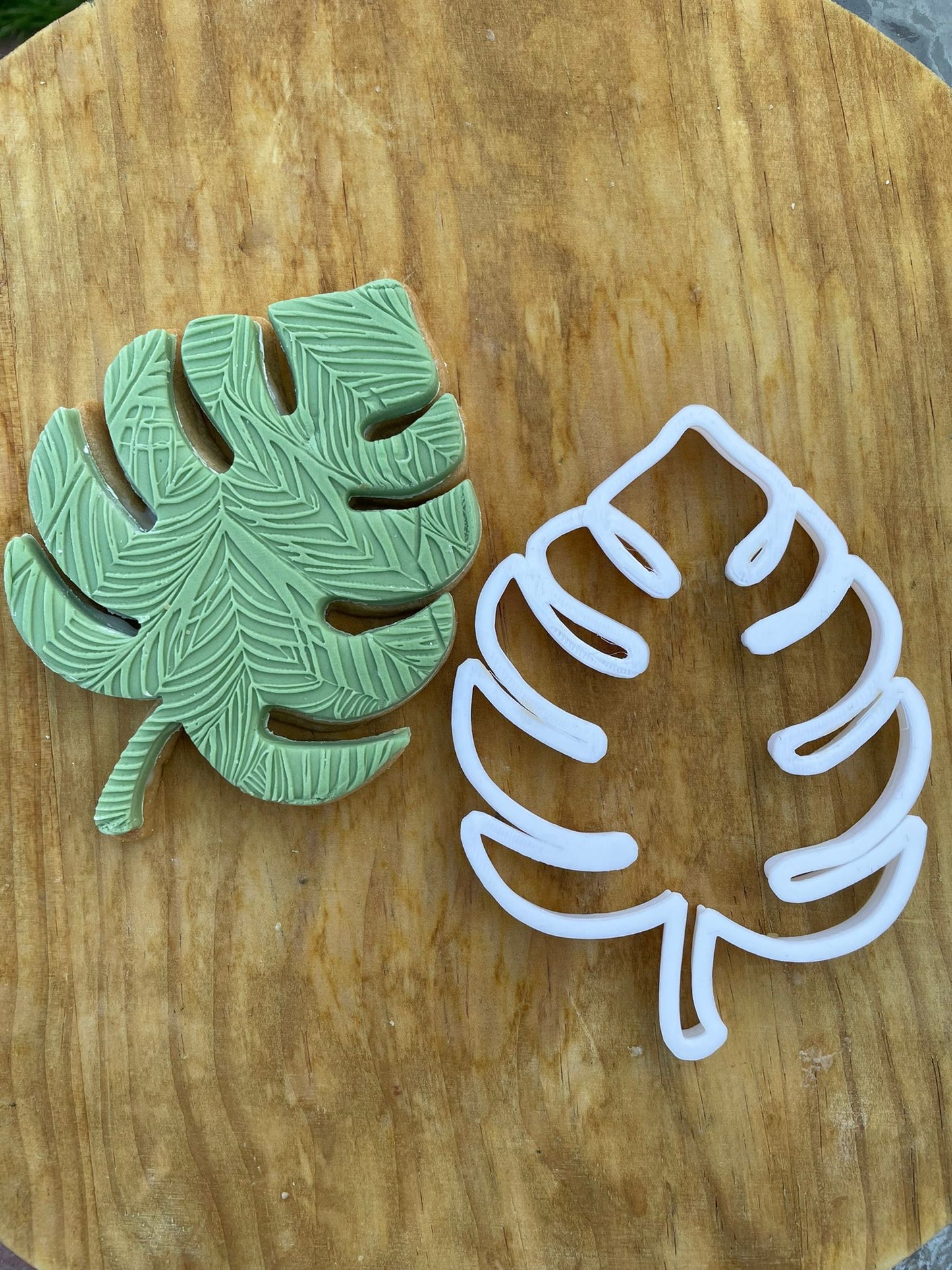 10 cm jungle leaf Cookie Cutter MEG cookie cutters