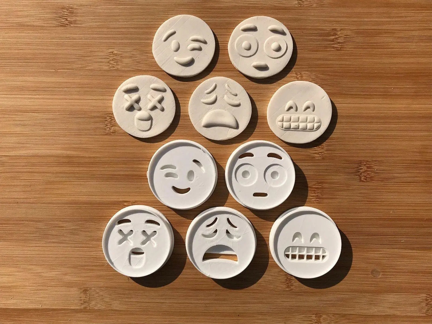 5pcs Emoji (2) Cookie Cutter MEG cookie cutters