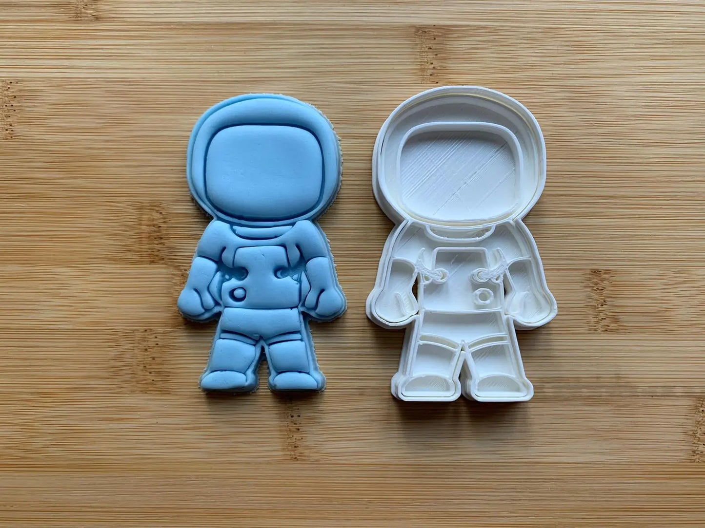 Astronaut- Paint Your Own - Cookie cutter + Stamp MEG cookie cutters