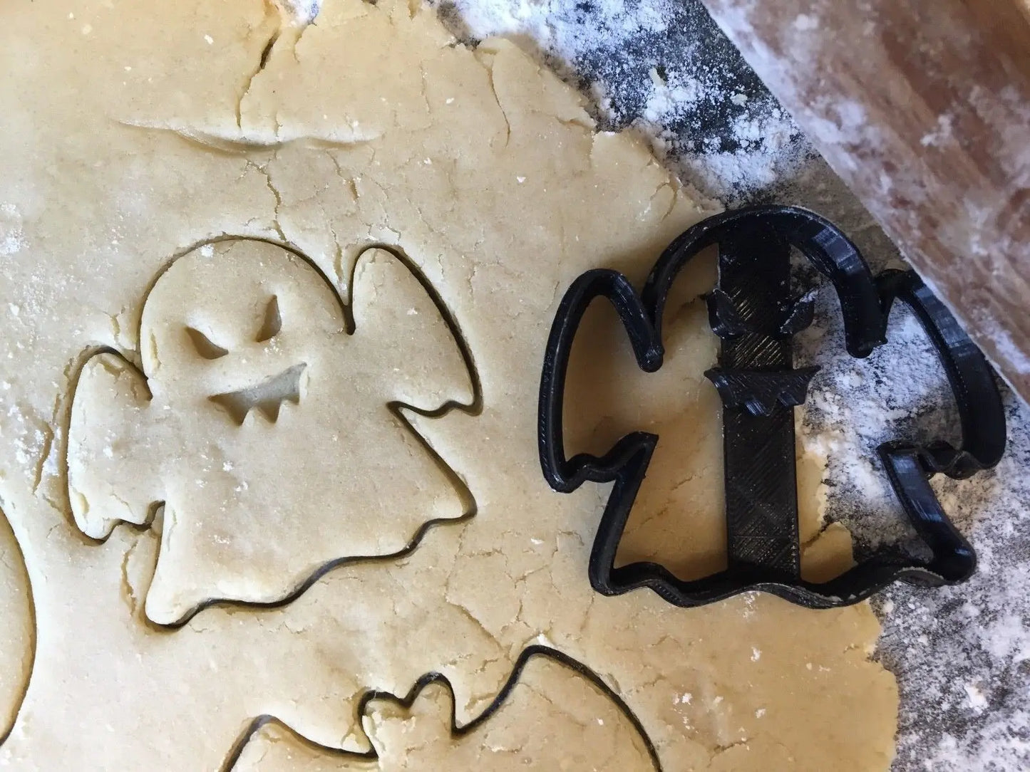 Halloween Uk Seller Plastic Biscuit Cookie Cutter Fondant Cake Decor Ghost MEG cookie cutters