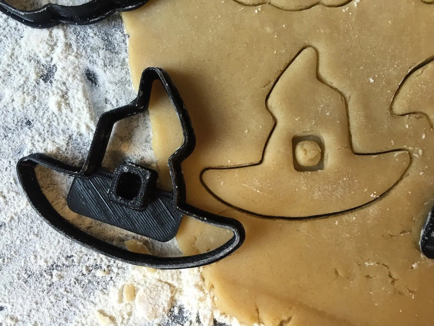 Halloween Uk Seller Plastic Biscuit Cookie Cutter Fondant Cake Decor Witch Hat MEG cookie cutters