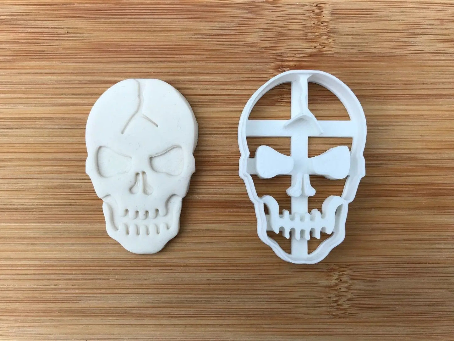 Halloween Uk Seller Plastic Biscuit Cookie Cutter Fondant Cake Decor Witch SKULL MEG cookie cutters