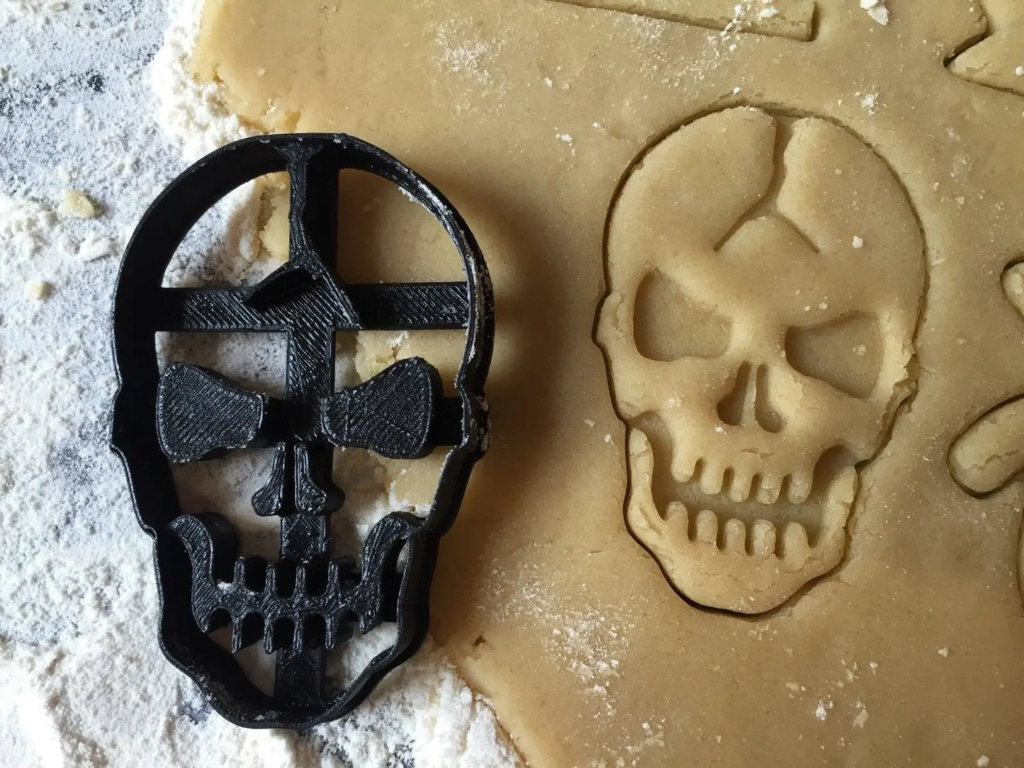 Halloween Uk Seller Plastic Biscuit Cookie Cutter Fondant Cake Decor Witch SKULL MEG cookie cutters