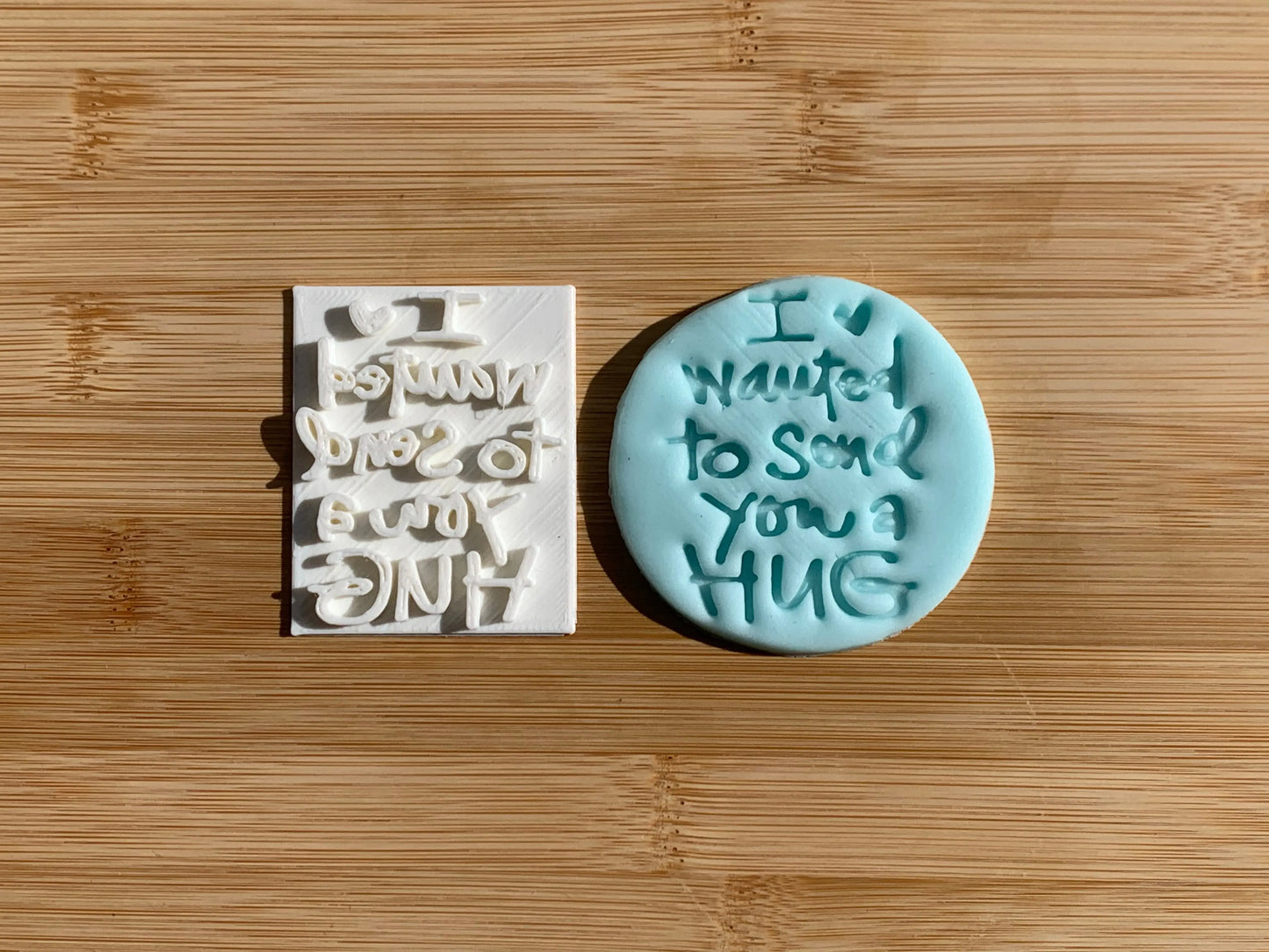I wanted to send you a hug - Embossing for cupcake- stamps sugar paste MEG cookie cutters