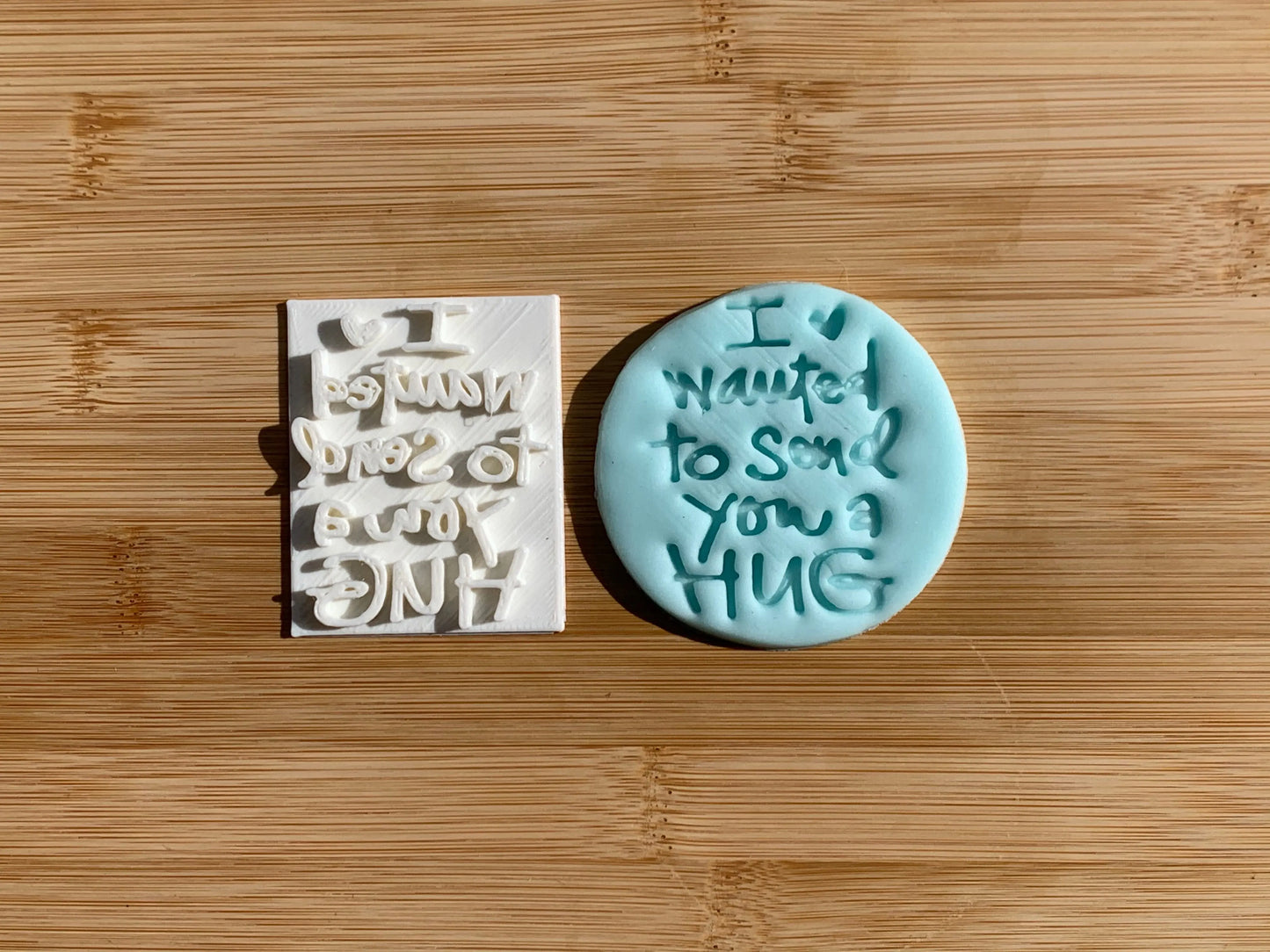 I wanted to send you a hug - Embossing for cupcake- stamps sugar paste MEG cookie cutters