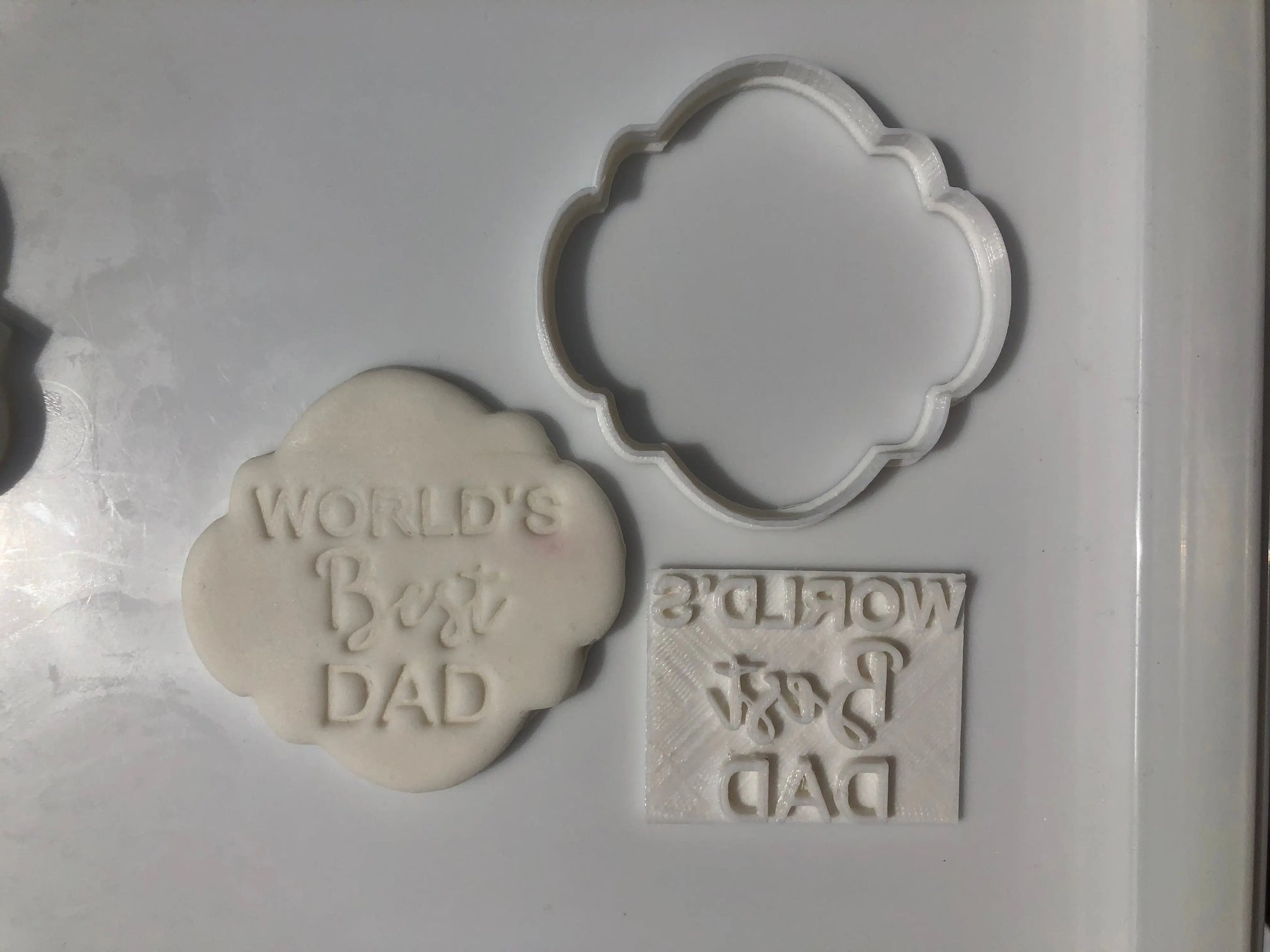 Plaque A + world best dad Embossing for cupcake - Father's Day stamp MEG cookie cutters