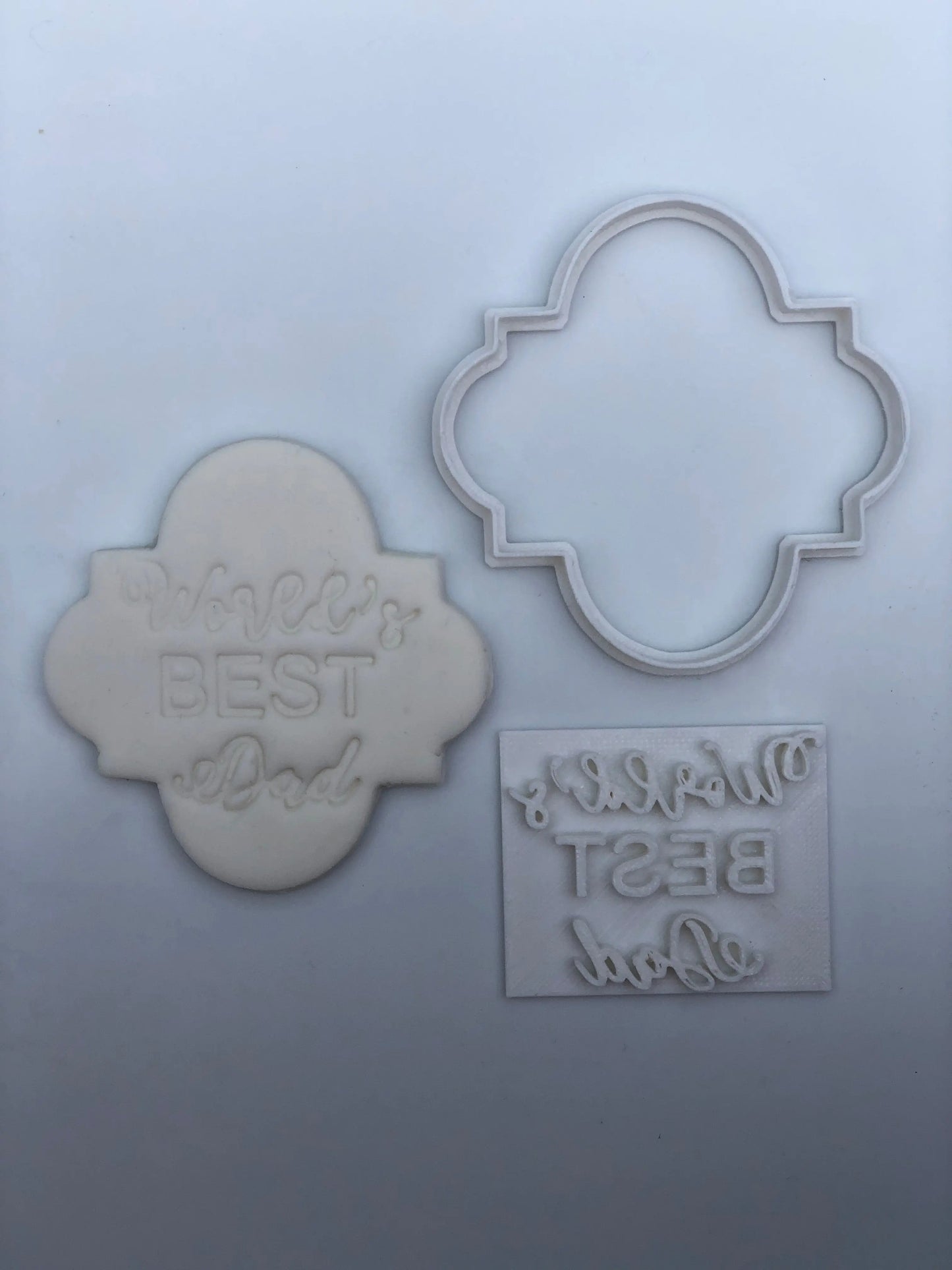 Plaque B + world best dad Embossing for cupcake - Father's Day stamp MEG cookie cutters