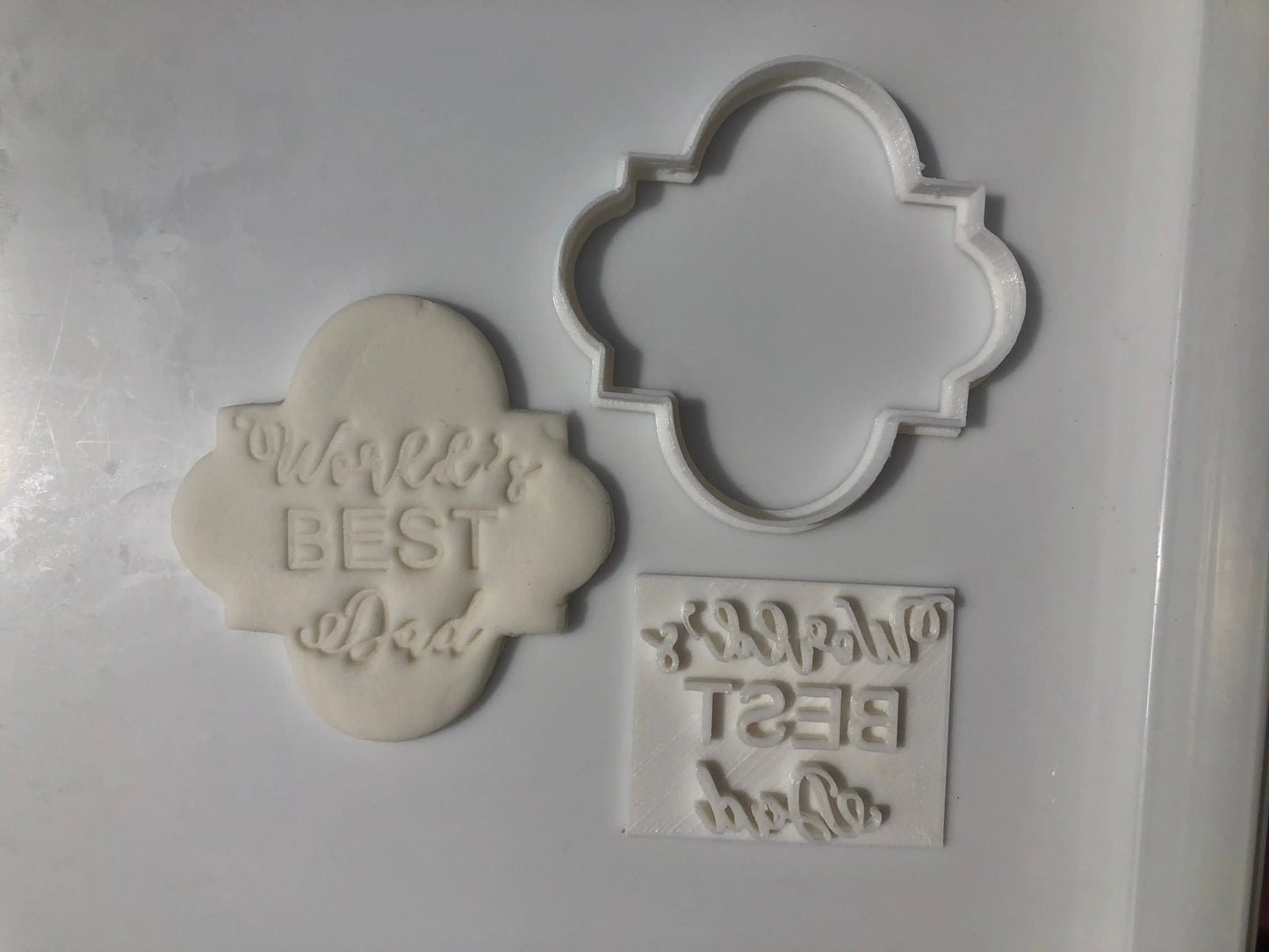 Plaque B + world best dad Embossing for cupcake - Father's Day stamp MEG cookie cutters