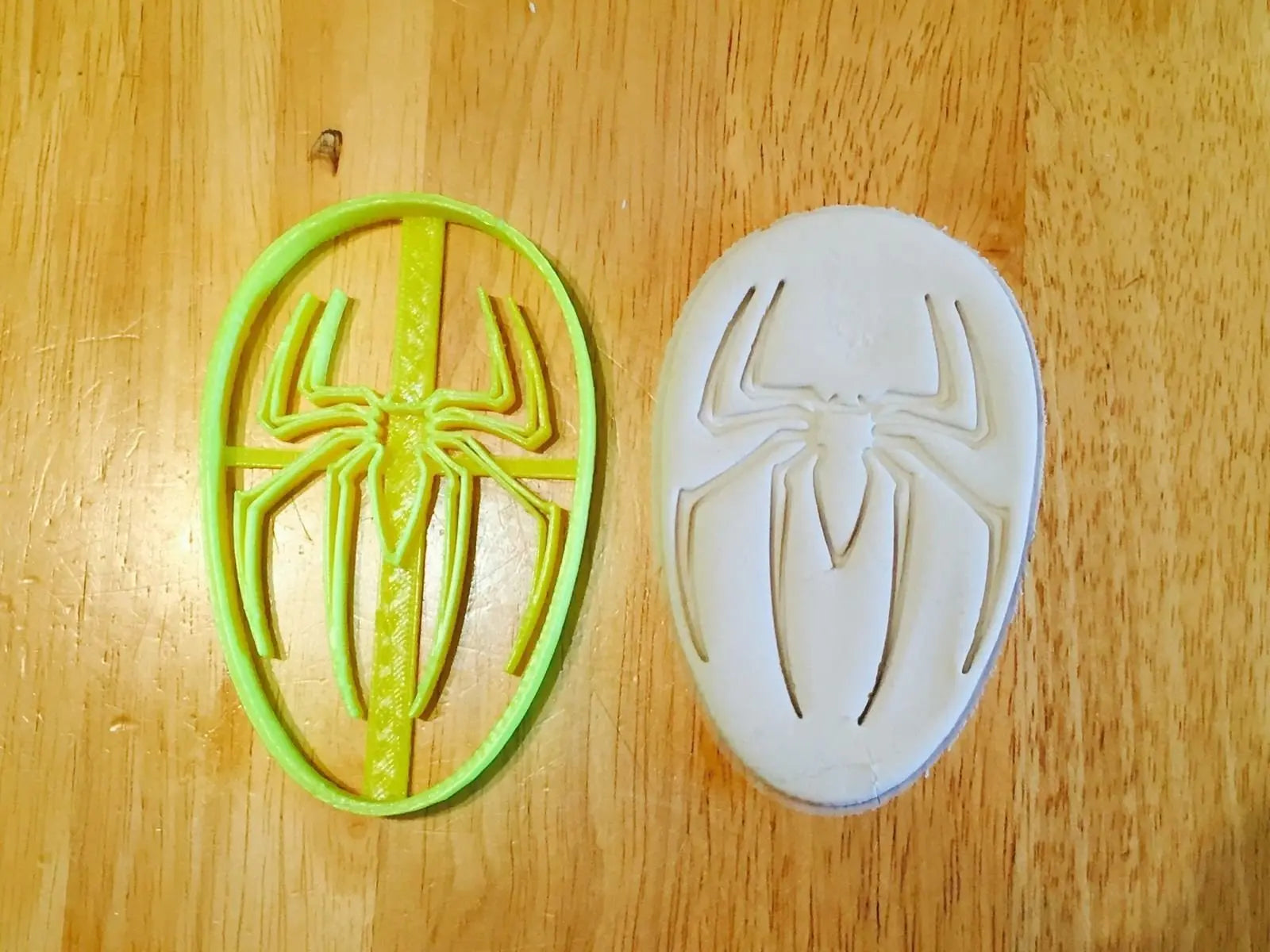 Spiderman Logo/face Uk Seller Cookie Cutter fondant cake decorating MEG cookie cutters