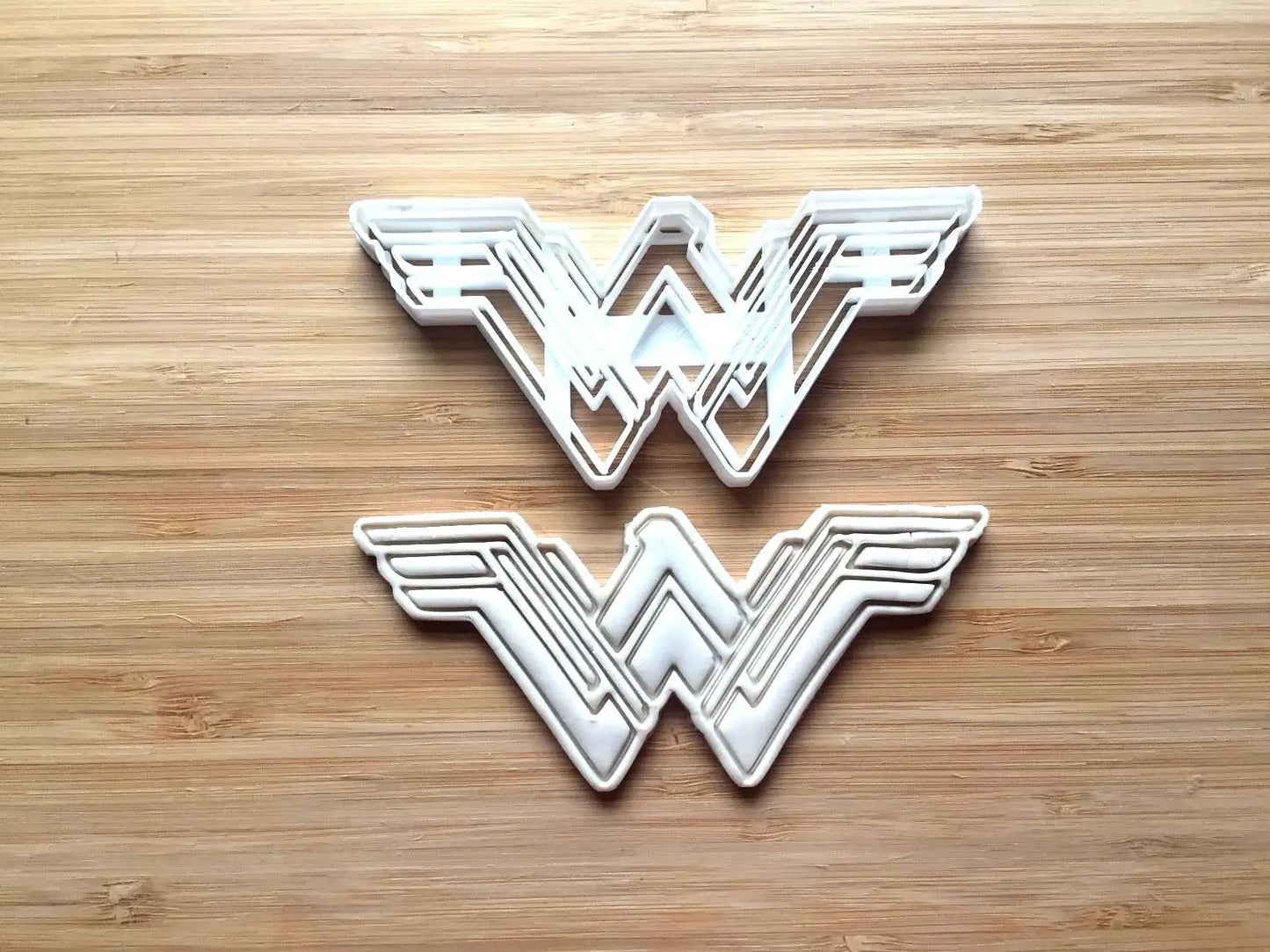 Wonderwoman Super Hero 006 Cookie Cutter Sugarcraft Cake Decorating UK Seller MEG cookie cutters