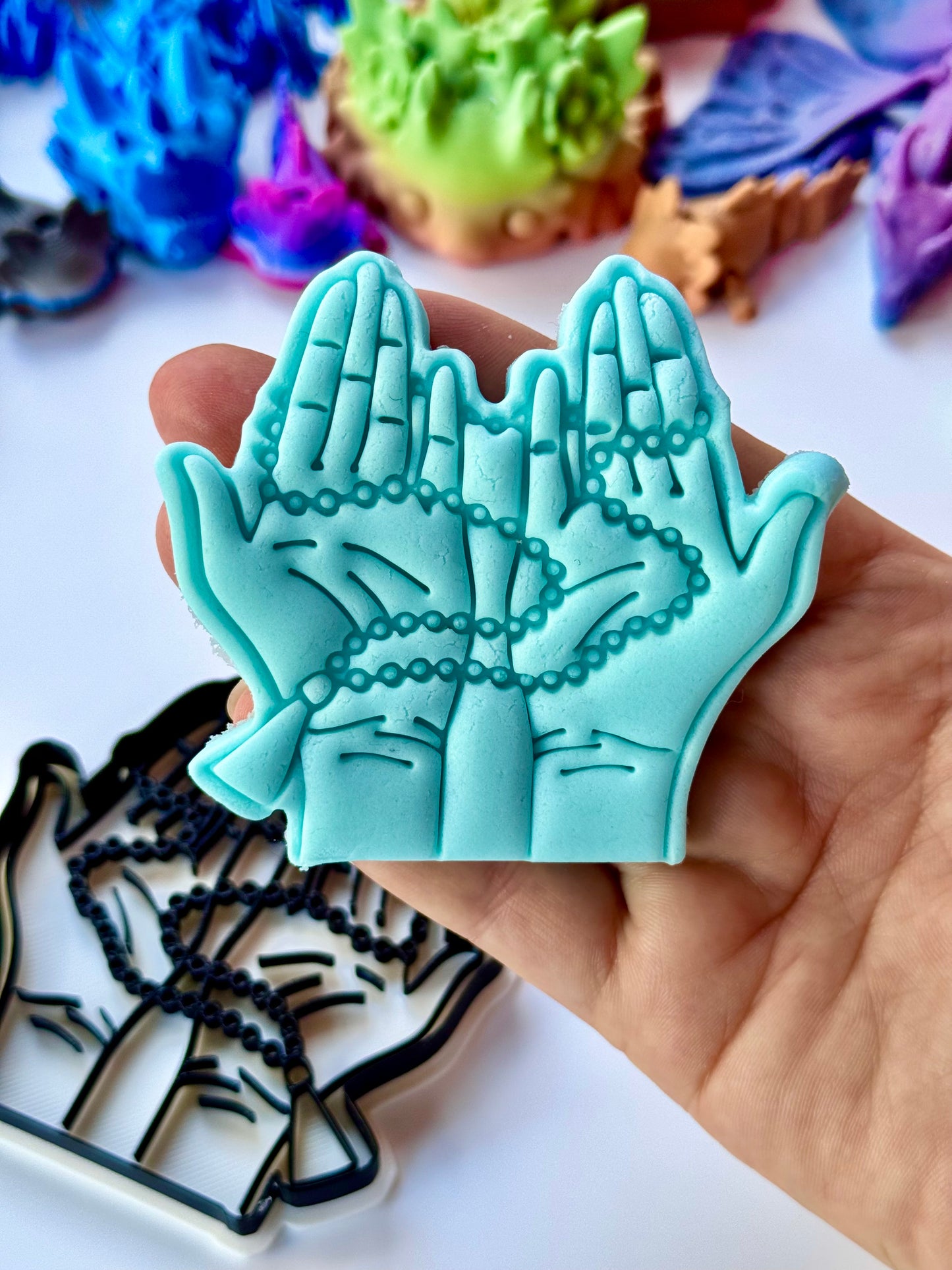 Praying hands stamp and cutter M1068