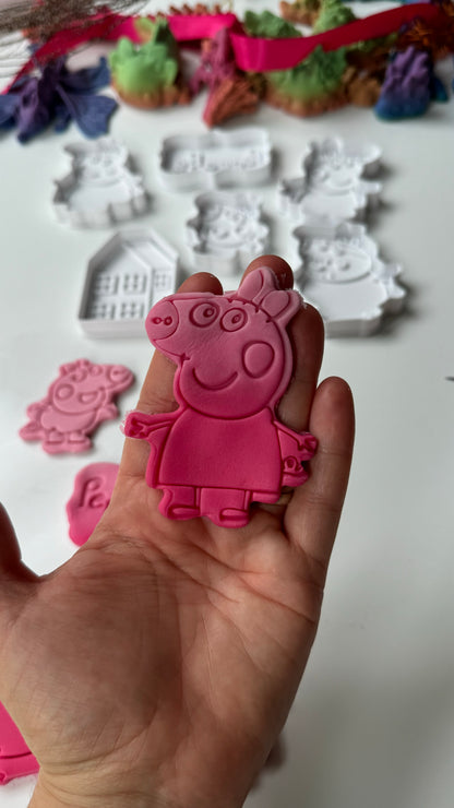 cartoon pig and family - cookie cutter + stamp