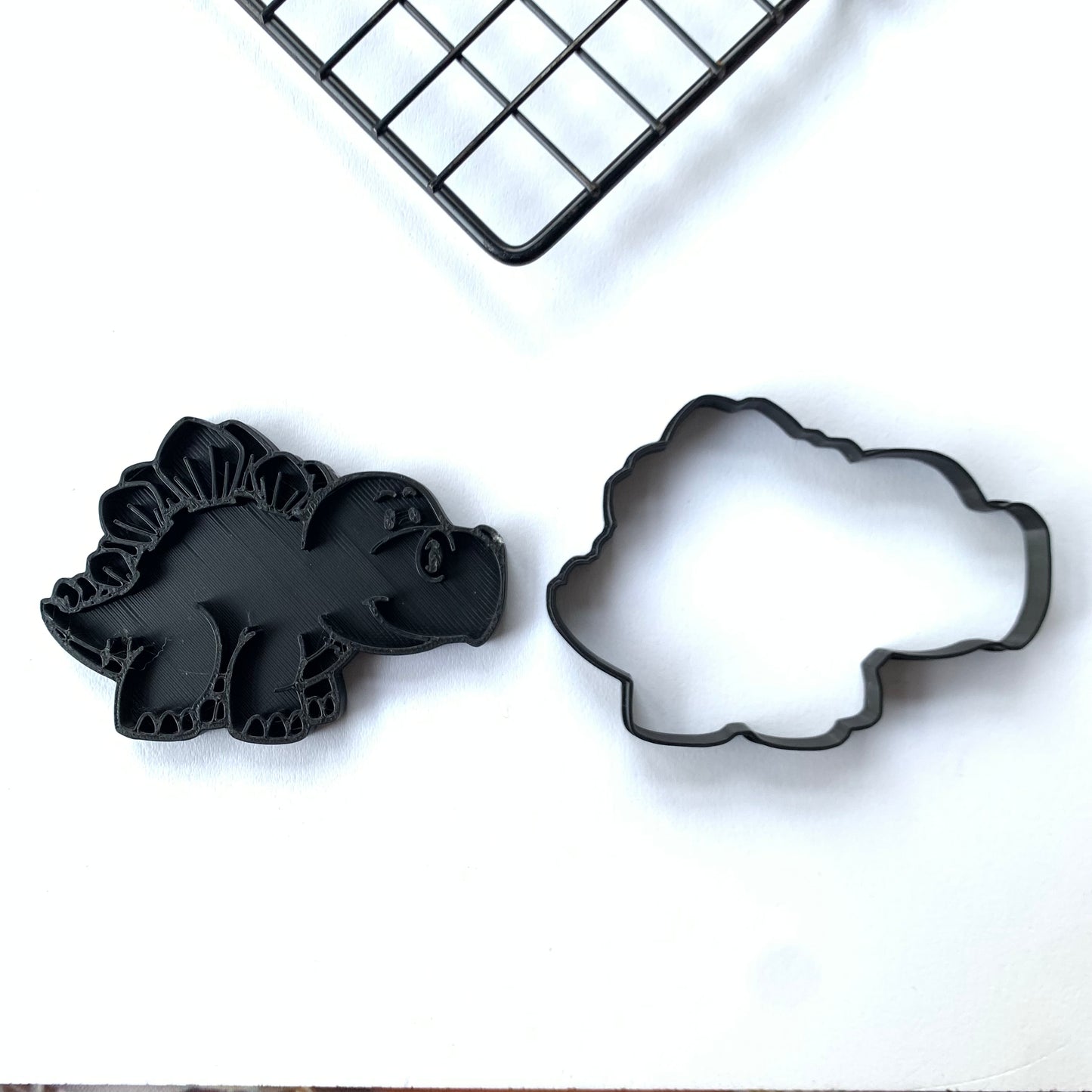 Dinosaur 2 - Paint Your Own - Cookie cutter + Stamp