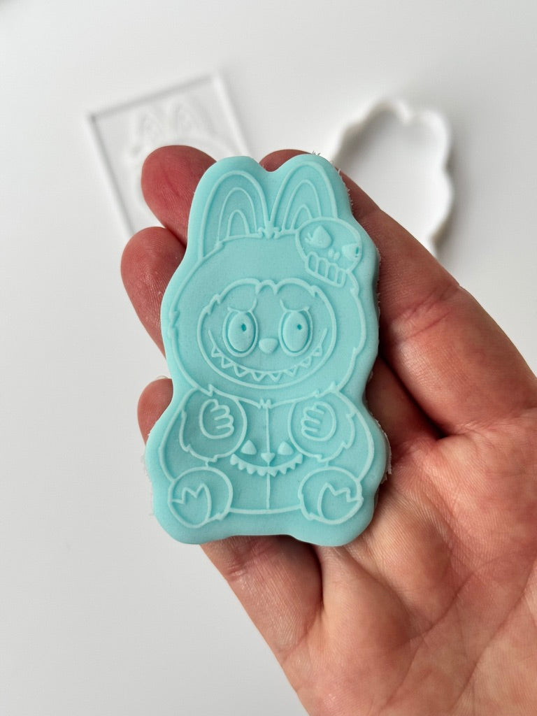 Halloween monster 2 x deboss + 2 x matching cutter set of 4