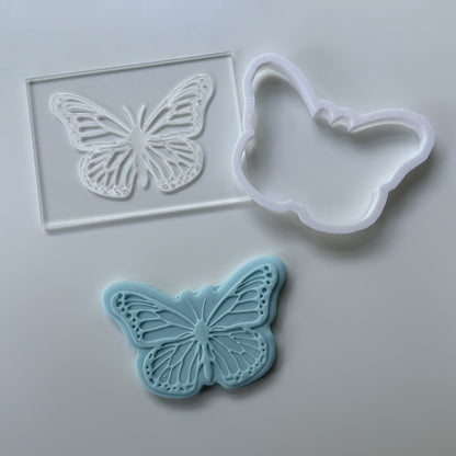 Butterfly deboss + cutter M1045