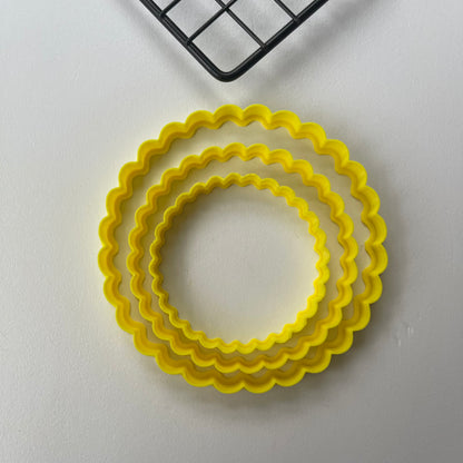 Scalloped cutter - set of 12