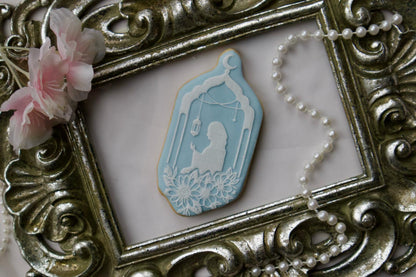 Ramadan / Eid - debossing acrylic + matching cutter - praying woman