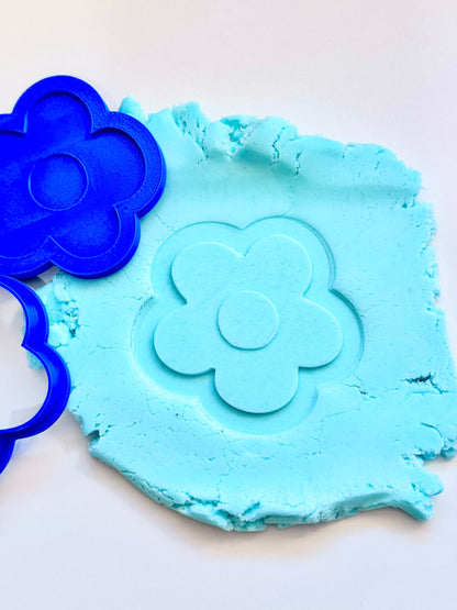 Flower 3D daisy deboss and cutter M1080