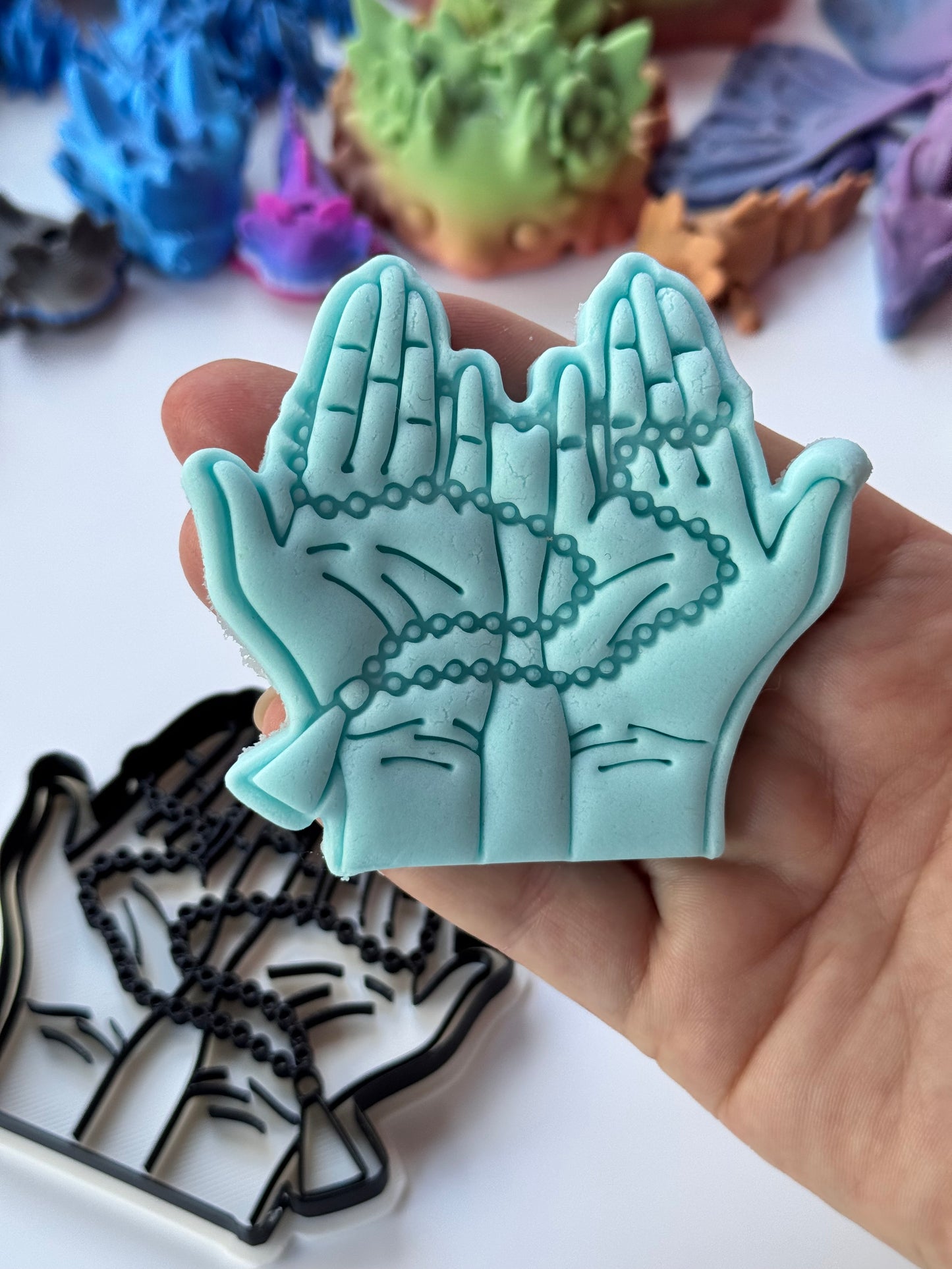 Praying hands stamp and cutter M1068