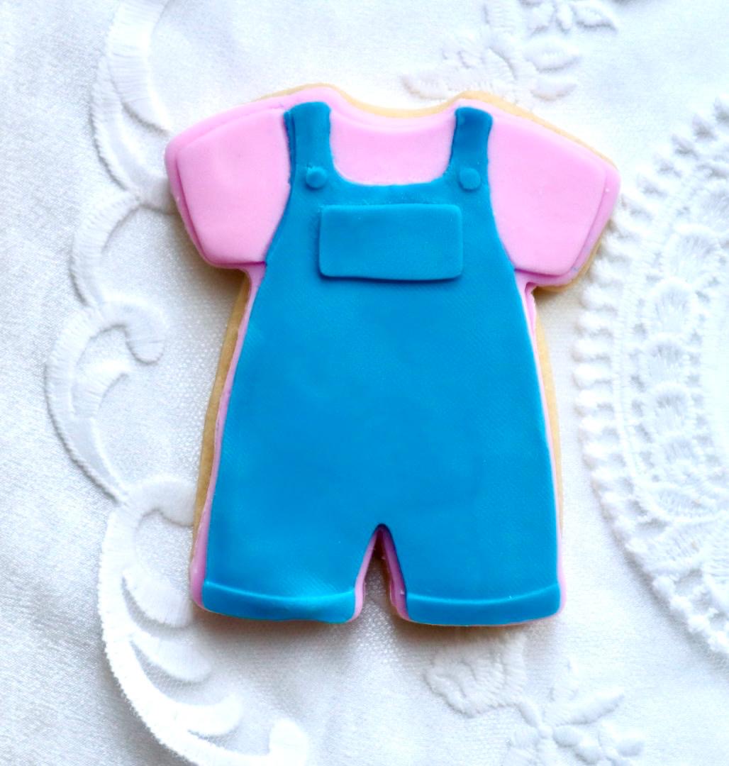 Mrs Rachael dungarees 3D deboss and matching cutter